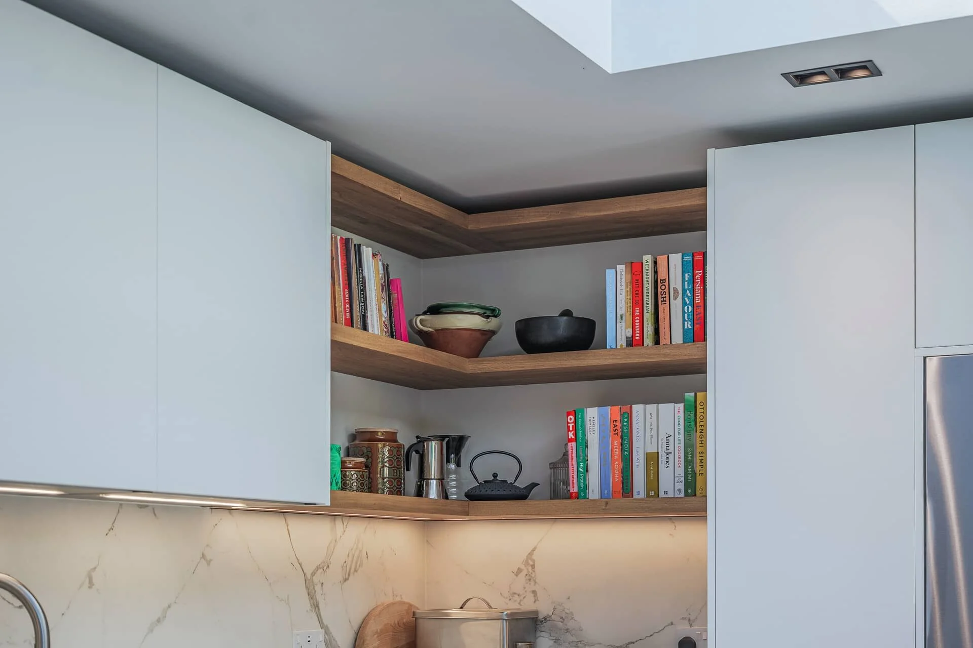 Puccini_kitchens_blue and white_P2228963.jpg