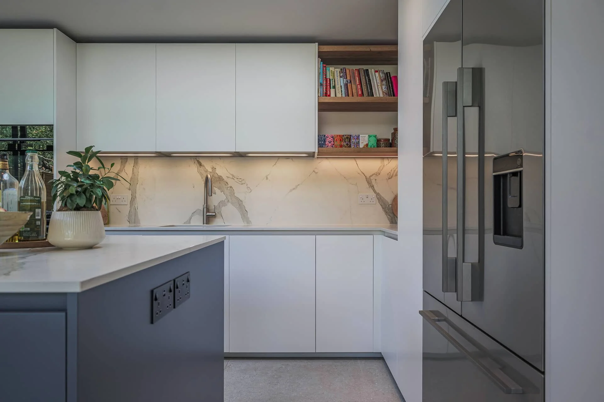 Puccini_kitchens_blue and white_P2228907.jpg