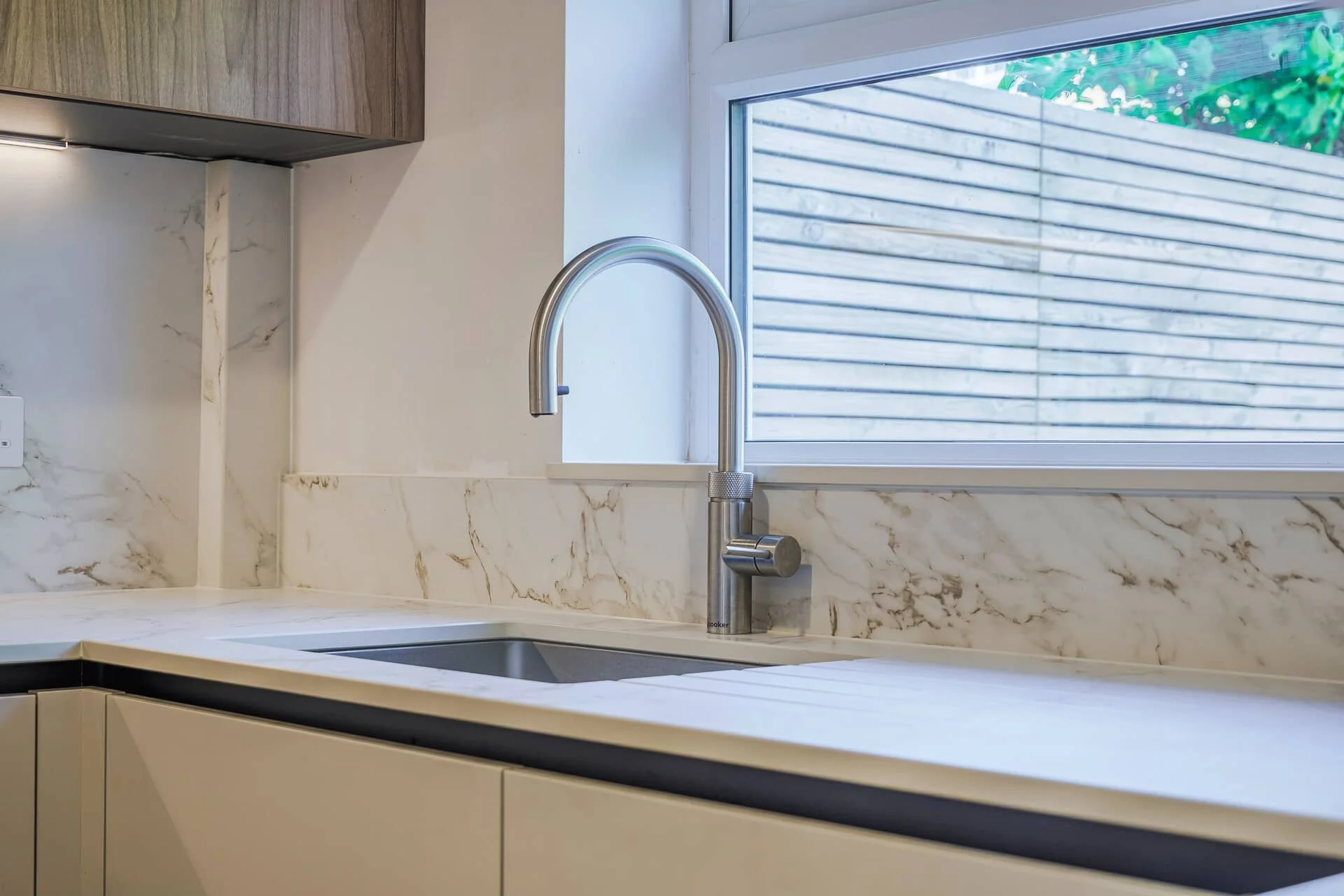 Puccini_kitchens_white_marble_P2198621.jpeg