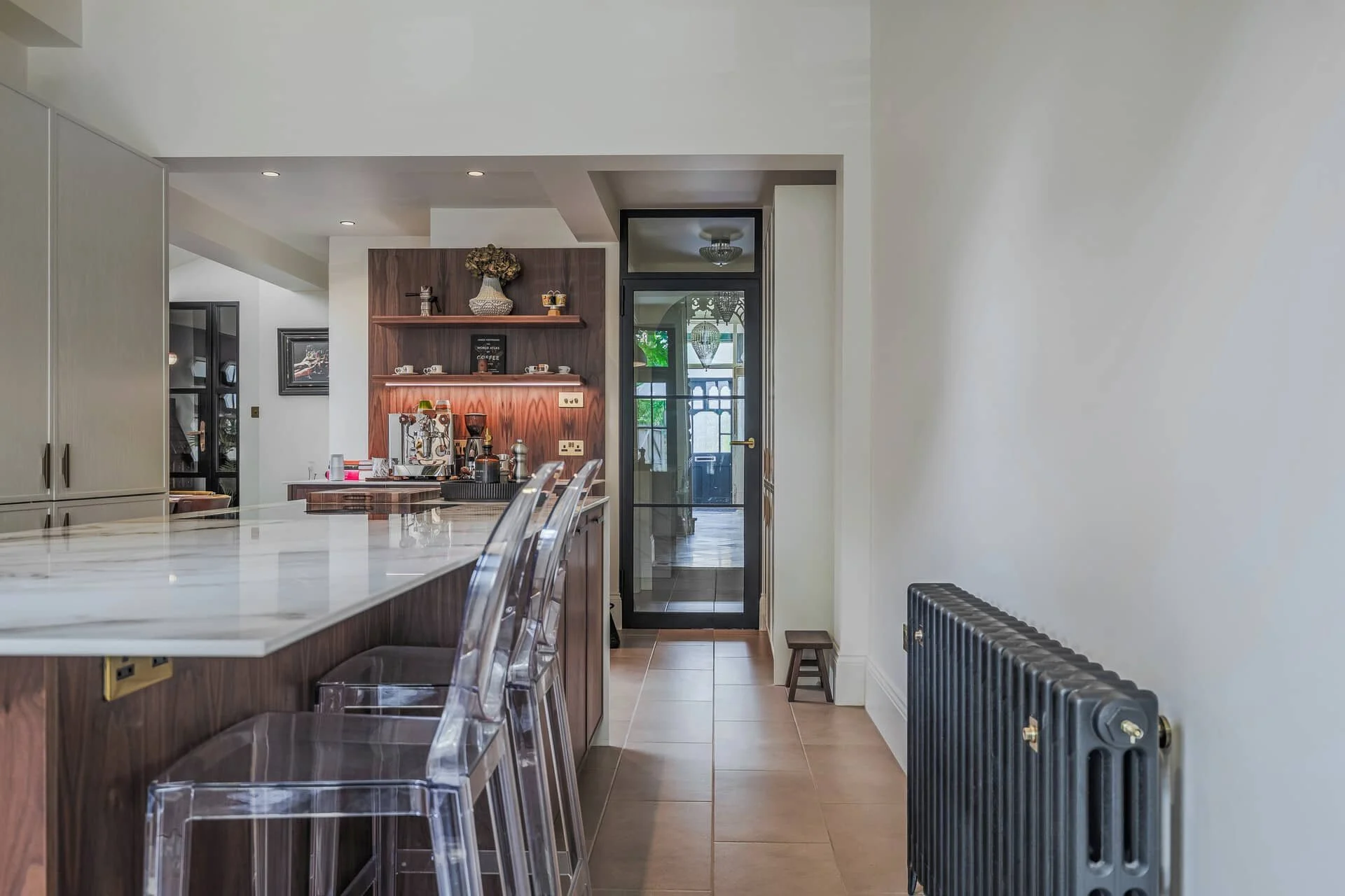 Puccini_kitchens_white and wood_P2249118.jpg