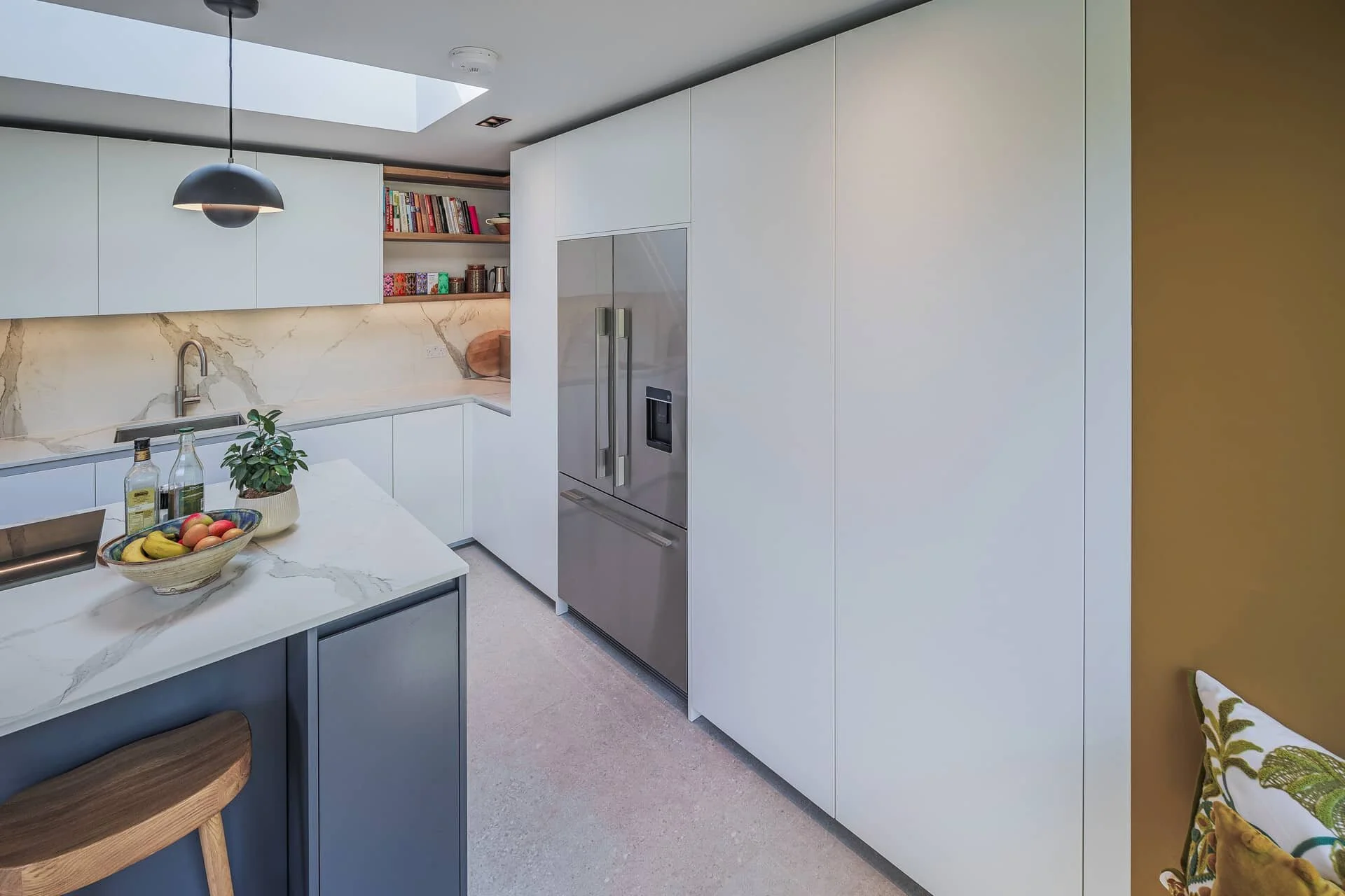 Puccini_kitchens_blue and white_P2228940.jpg