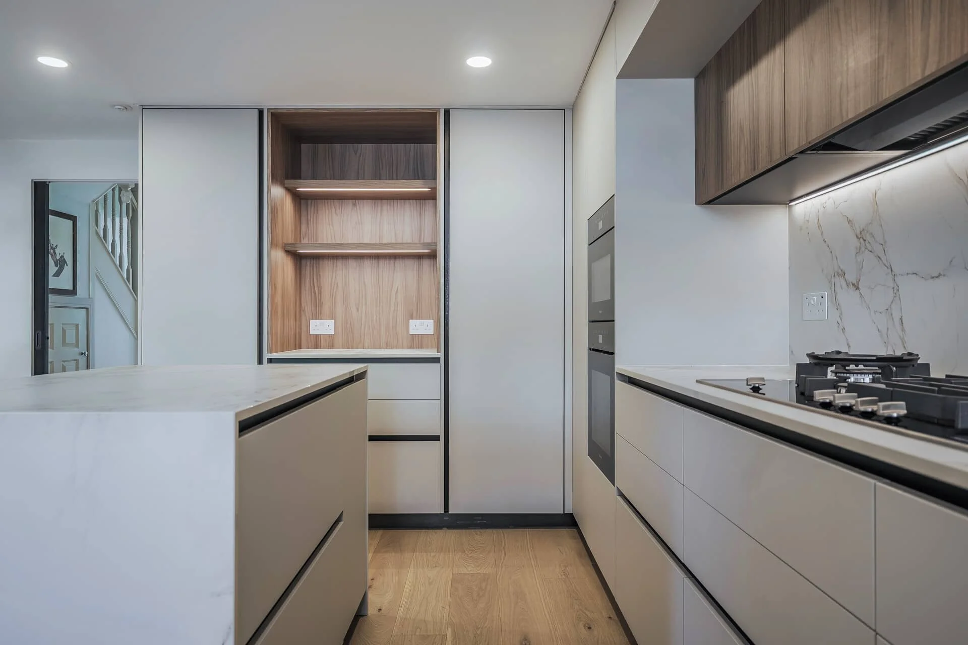 Puccini_kitchens_white_marble_P2198601.jpeg