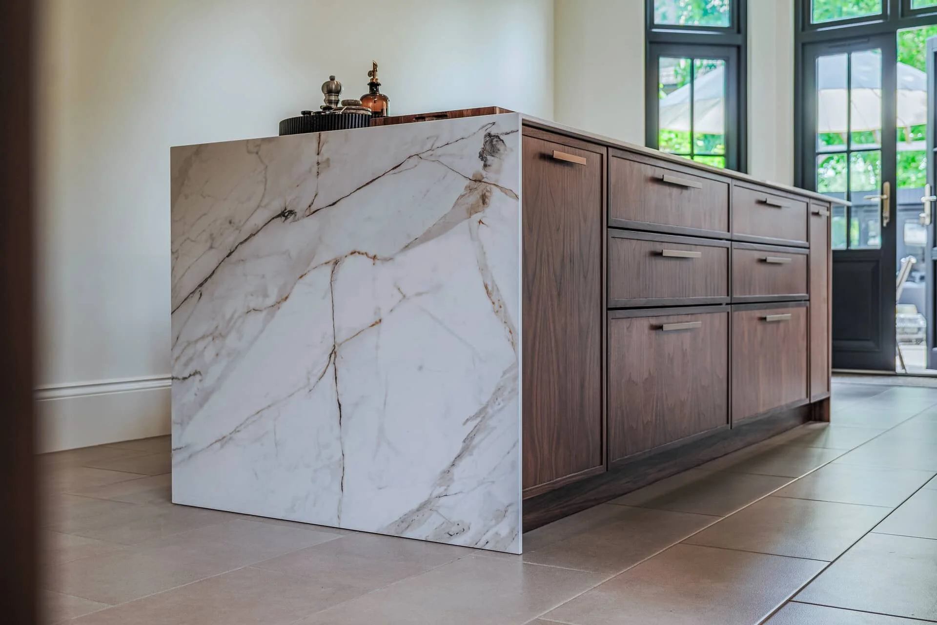 Puccini_kitchens_white and wood_P2249223.jpg