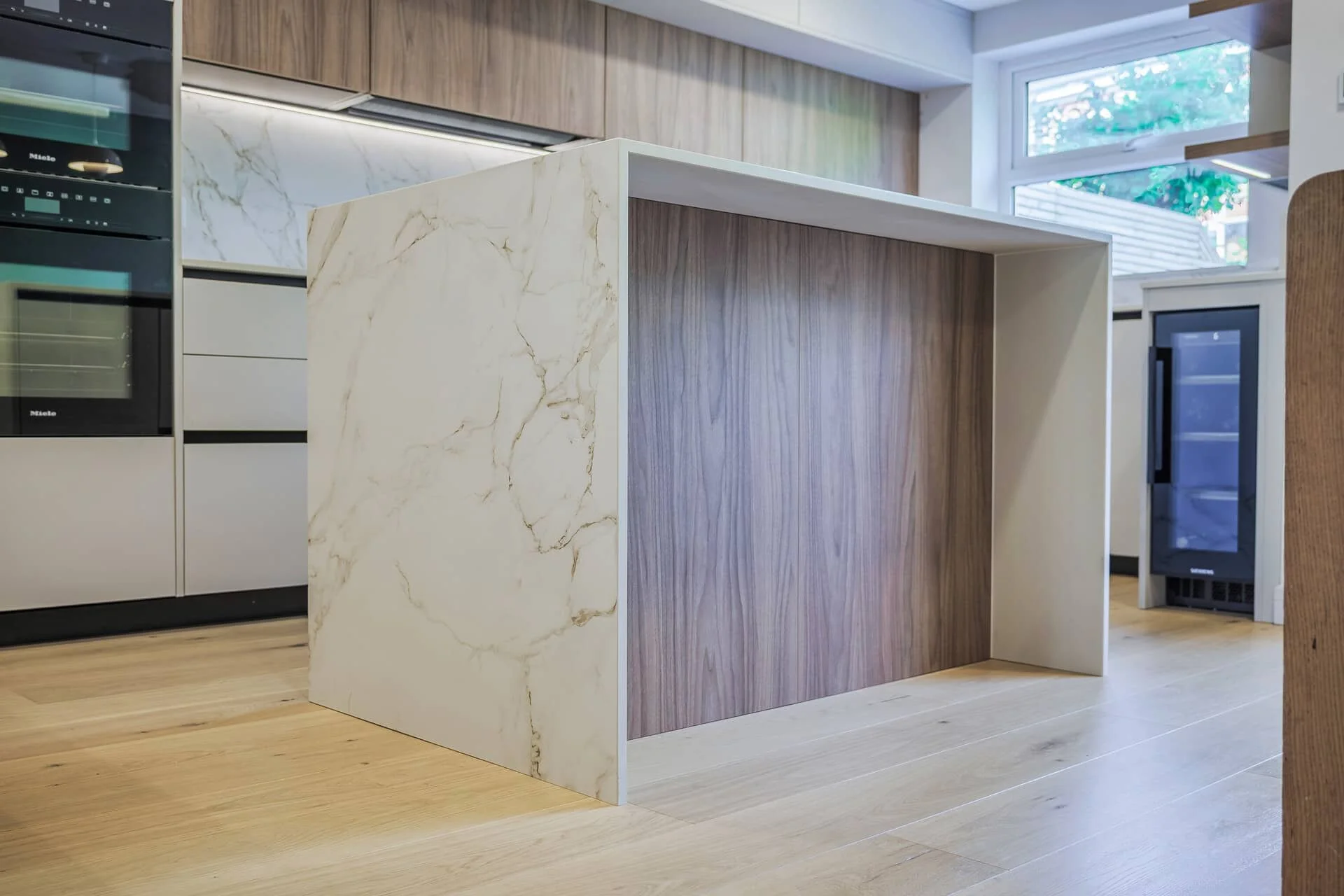 Puccini_kitchens_white_marble_P2198636.jpeg