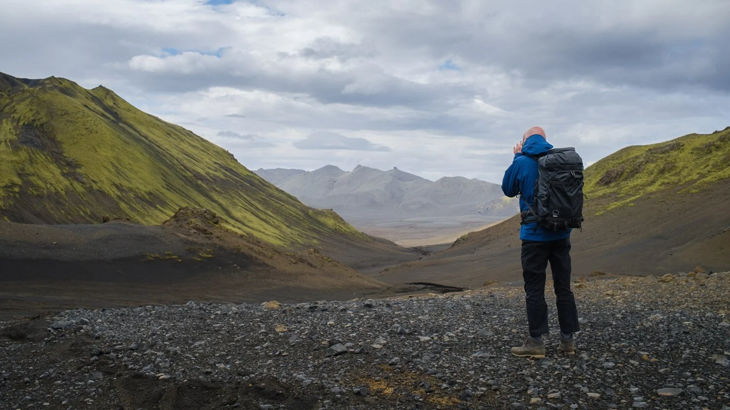 A workshop participant in the area of Langisjór photographed by Sabrina Tosato