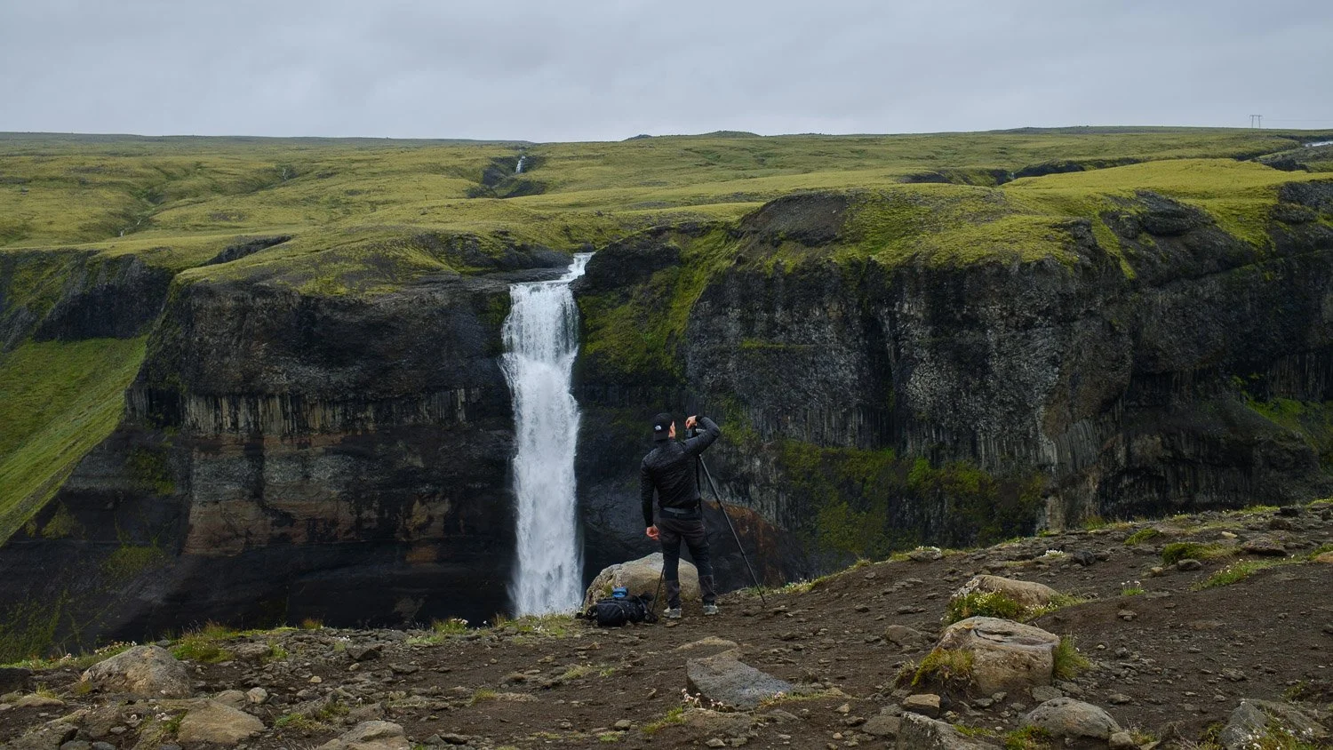 View of the Háifoss waterfall in the iceland highlands with andrea livieri photographing the canyon