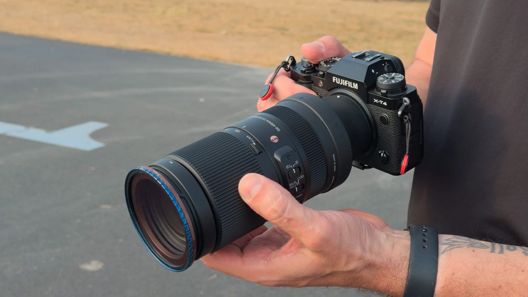 sigma 100 400mm f5 6 3 dg dn os contemporary mounted on fujifilm x t4 body