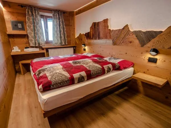 dolomites photograph workshop hut-to-hut room