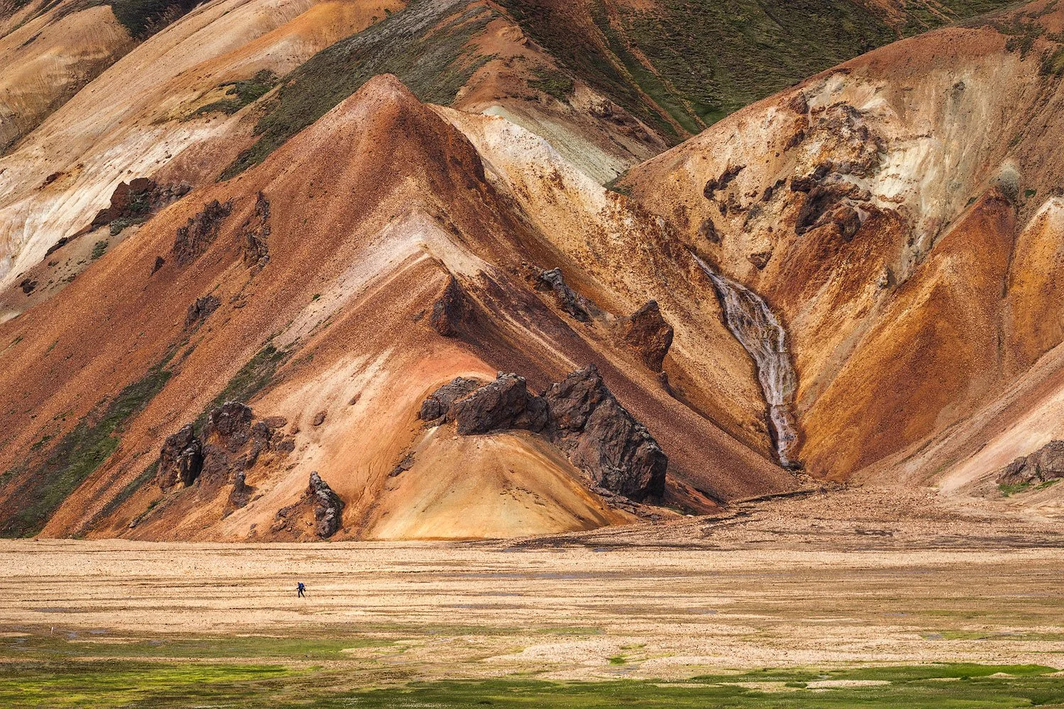 sigma 100 400mm fuji xt4 231mm sample landmannalaugar rhyolite slopes