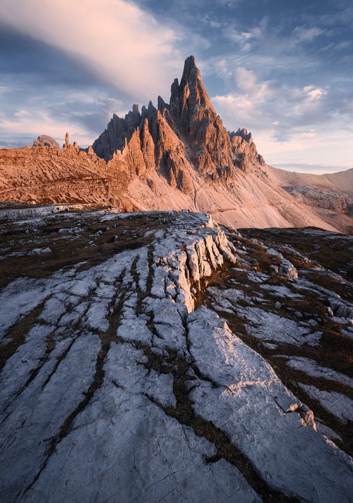 Guide to Shooting Landscapes With Wide-Angle Lenses: Master Stunning Shots