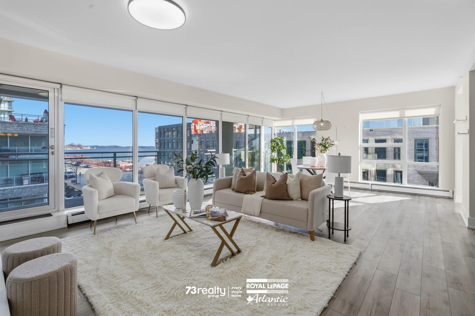 Picture this&hellip; morning light pouring through oversized windows while you&rsquo;re making coffee in a kitchen that actually makes you want to cook.

Welcome to 305&ndash;15 Kings Wharf Place &mdash; where waterfront living meets &ldquo;why didn&