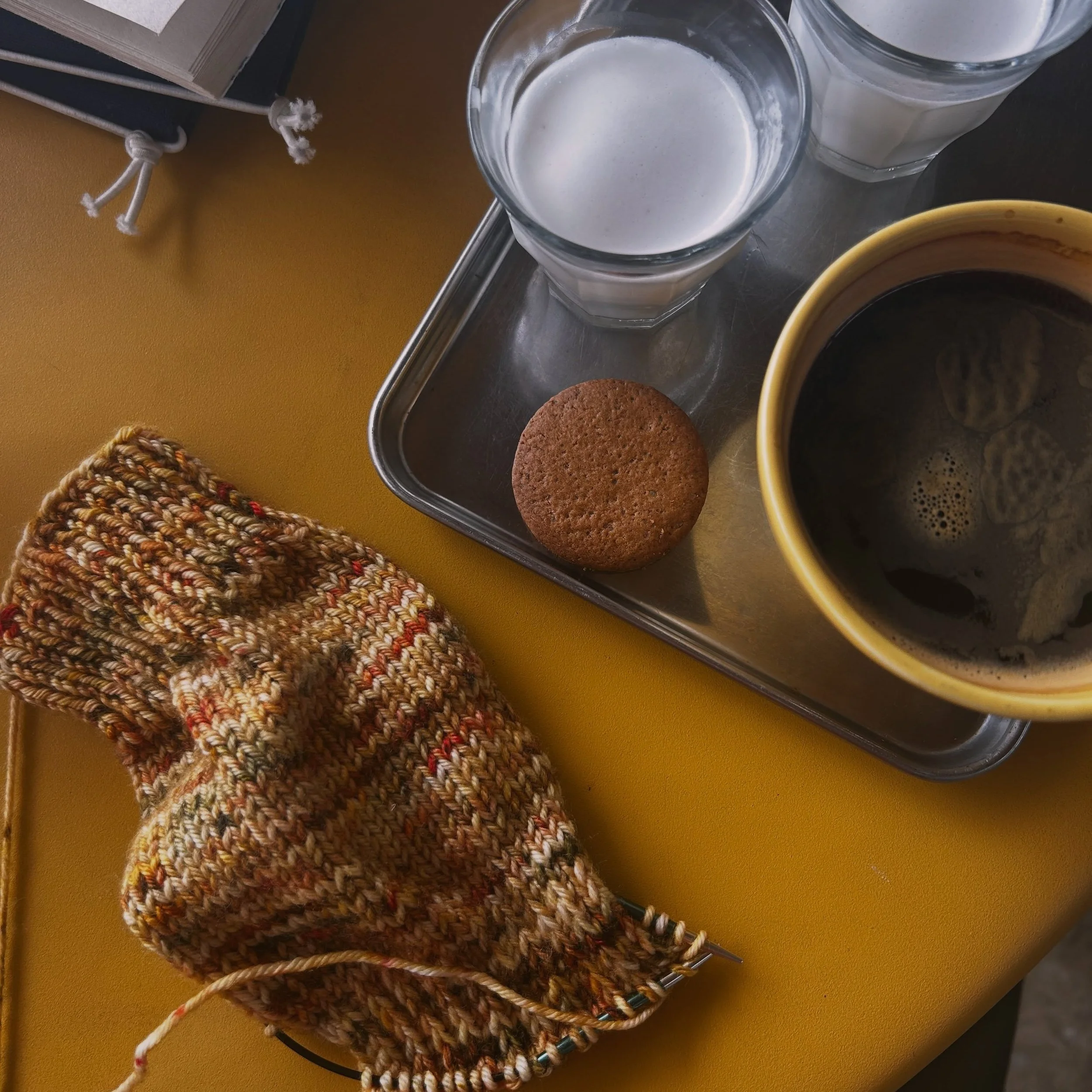 Day 4 🌻 

Knitting everywhere I go, 🗺️ 
This photo is from my trip to Sri Lanka last December.

I don&rsquo;t stop knitting with wool in summer, I&rsquo;m not a big summer knits person so I continue making woolly knits even in the warmer months. 🌞