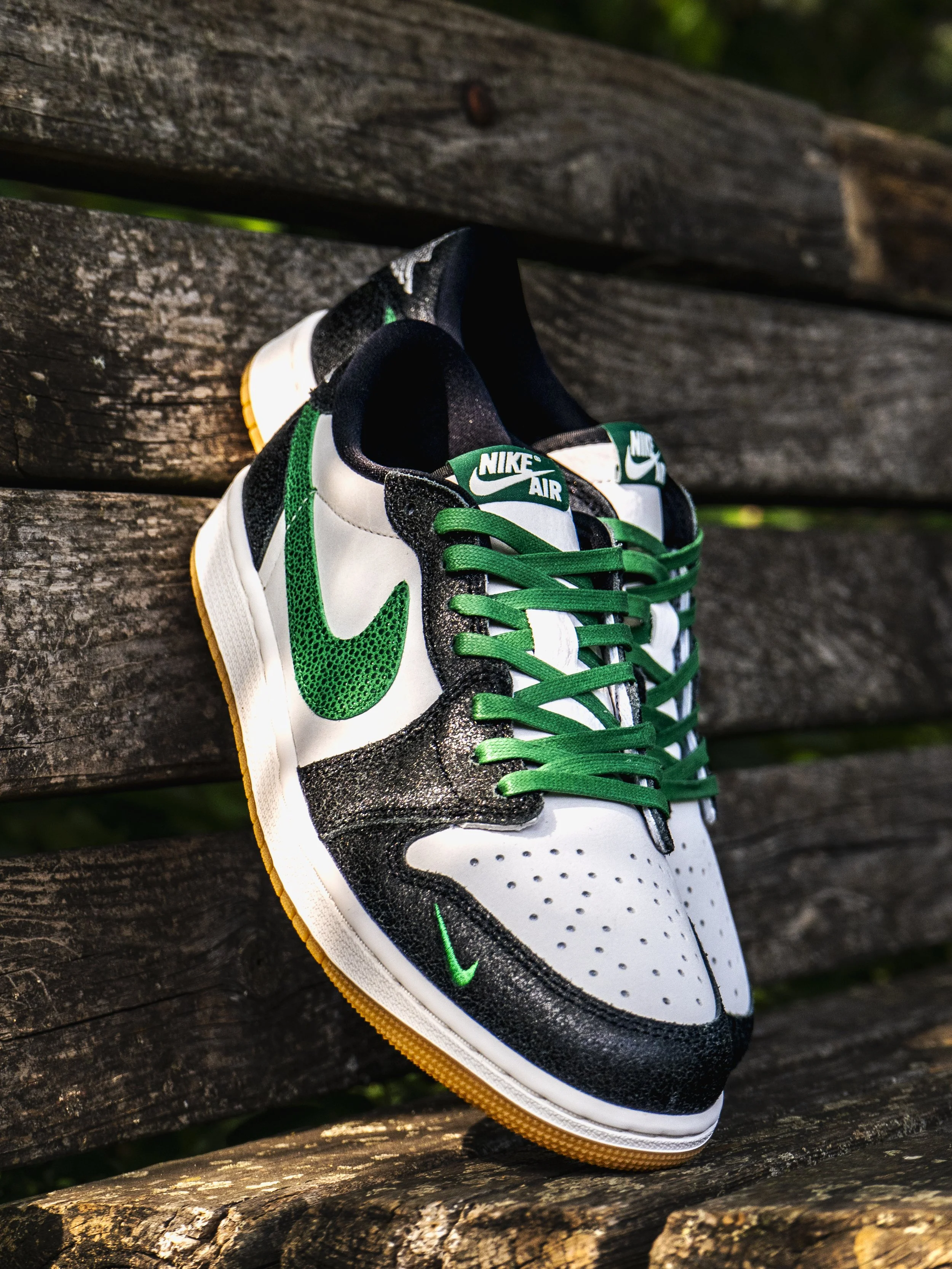 aj1low.green.texture.-4.jpg