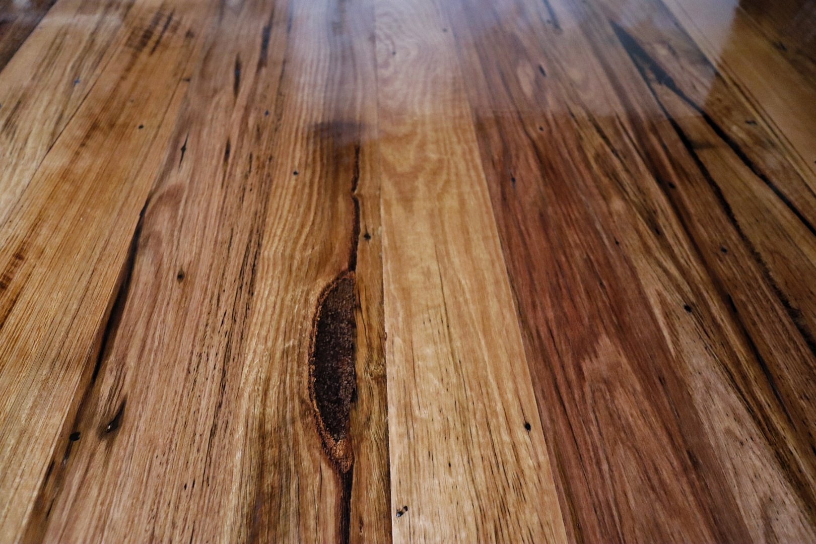 High feature resin filled messmate Benchtop