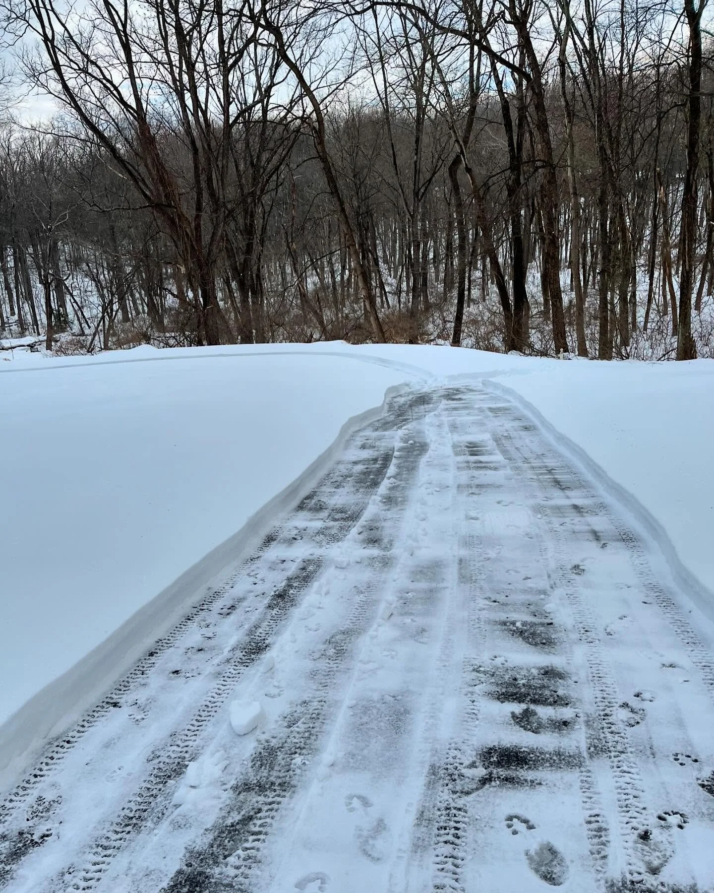 Snow day today? This is the PERFECT time to schedule that new therapy appointment you&rsquo;ve been putting off!
✔️✔️✔️

Our office is open, and we&rsquo;re ready for your call!! 📞

443-726-1318

#baltimoretherapist #marylandtherapy #pickupthephone 