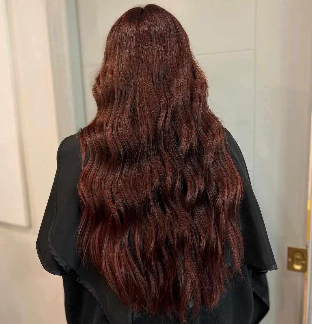 She walked in cute. She walked out unstoppable. 💁&zwj;♀️✨ Gorgeous hair transformation by @saurey.styles