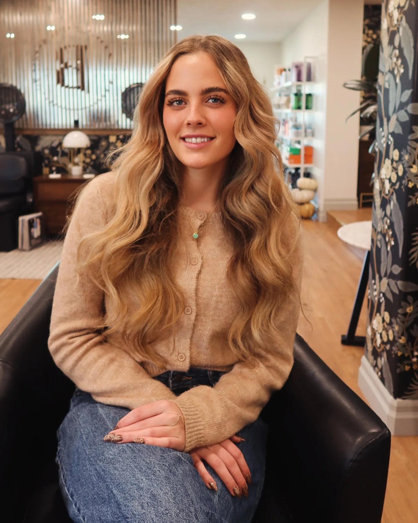 We are so excited for you all to meet @hairbykylieryan. She has been in the beauty industry for a few years now and is making Bespoke her new salon home. 

She was born and raised in Nevada and obsessed with everything blonde. For the past three year