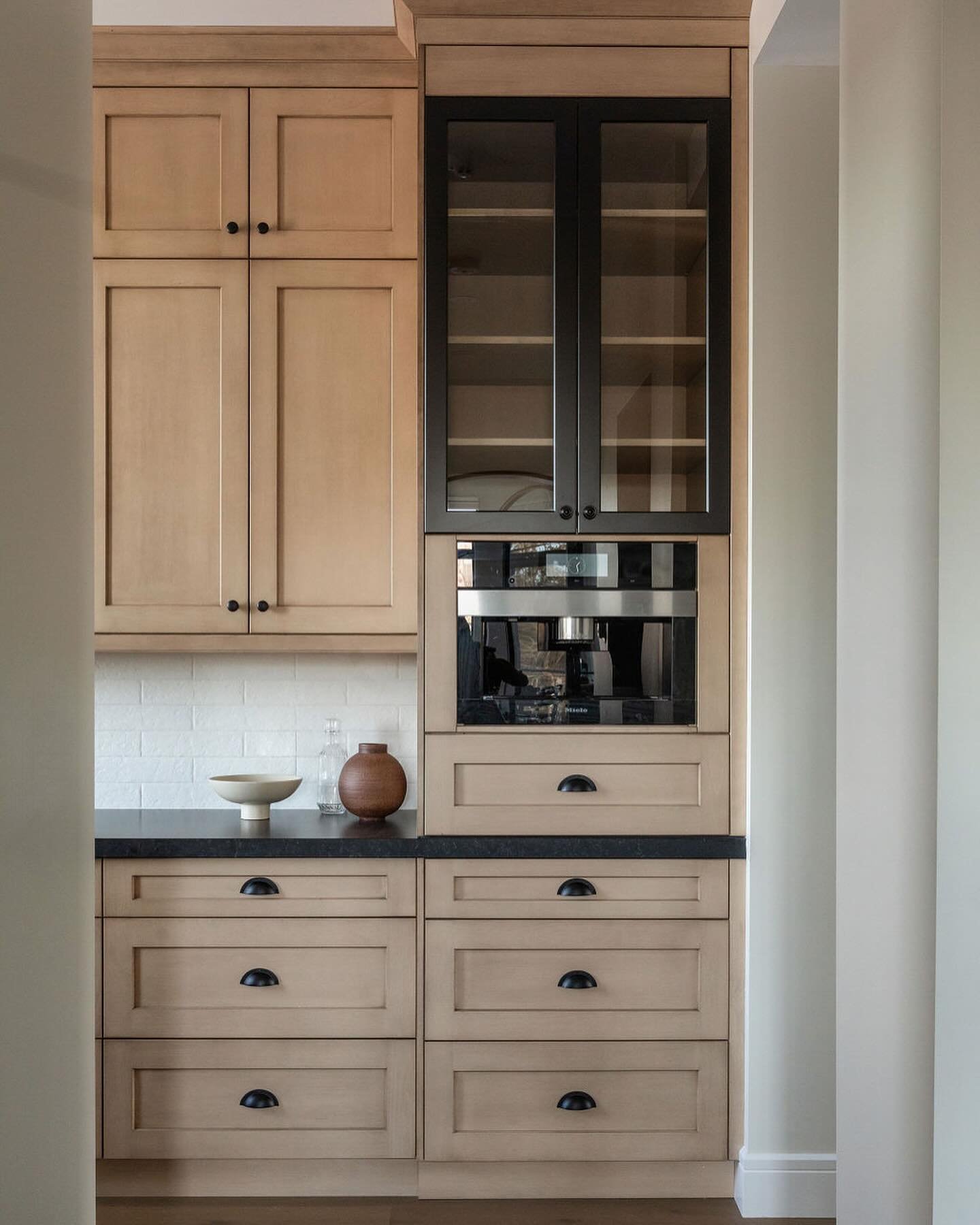 One of those days when I wish I didn&rsquo;t go off caffeine&hellip;how amazing would a built-in coffee maker be in the pantry off your kitchen?!

Project: #MED_strathcona

Builder: @omnia.construction 
Photography: @sharon_litchfield