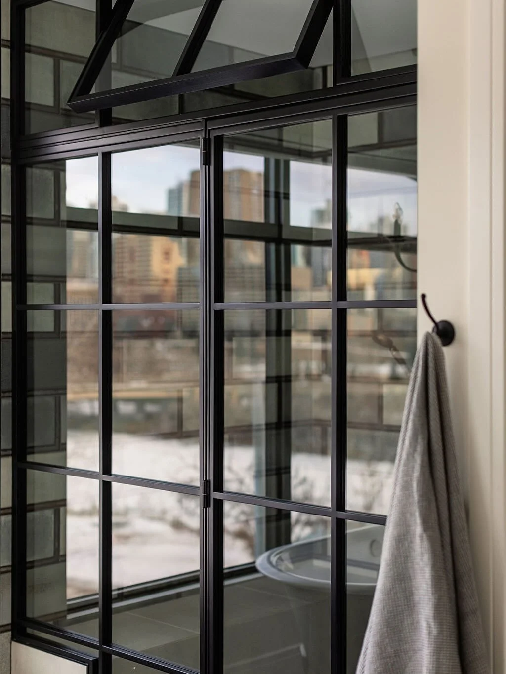 The Autumn views of the river valley from the ensuite at #MED_strathcona would be insane right now!

Project: #MED_strathcona
Photography: @sharon_litchfield
