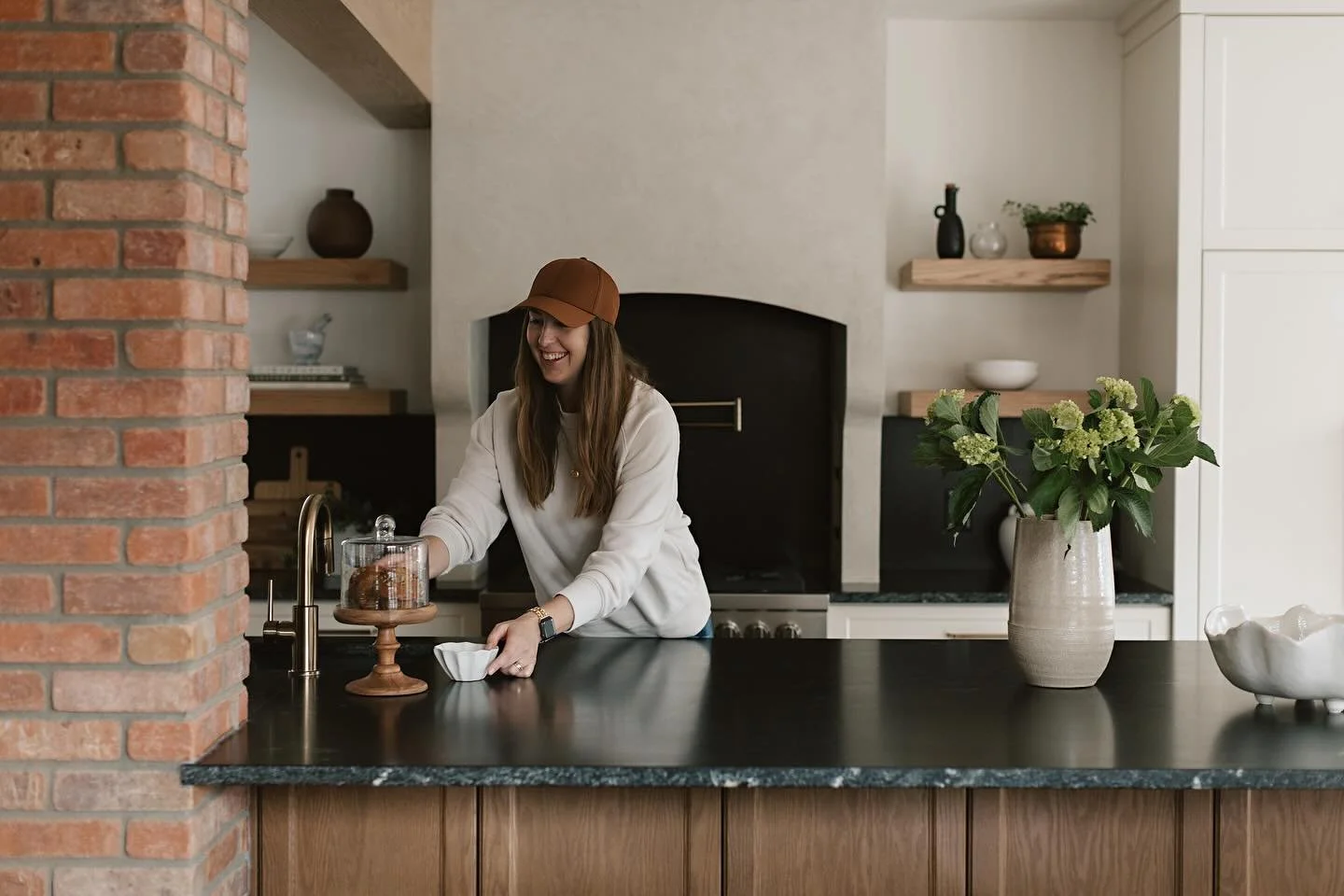 Over here smiling through that crazy push to have projects done before Christmas&hellip;

But really, there&rsquo;s nothing better than fresh project photos for the holidays, right my designer friends?!

Photography: @sharon_litchfield 
Contractor: @