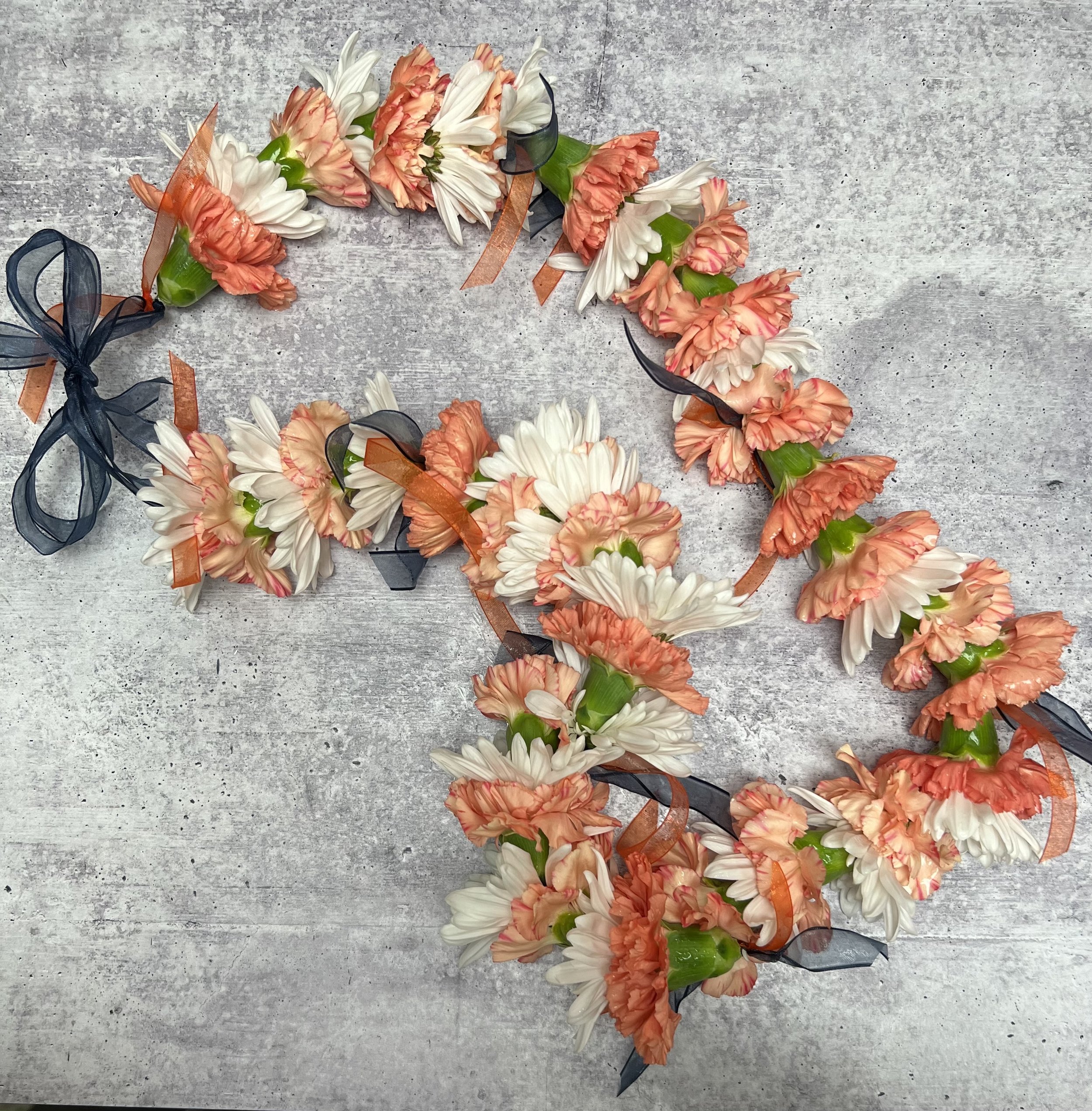 Carnation Lei Single