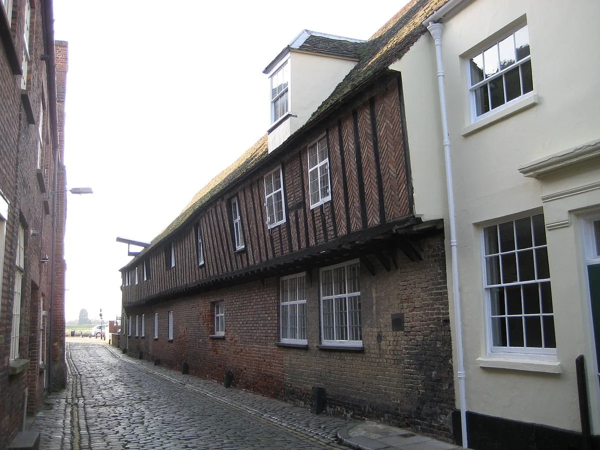 1200px-Hanseatic_Warehouse_King's_Lynn.jpeg