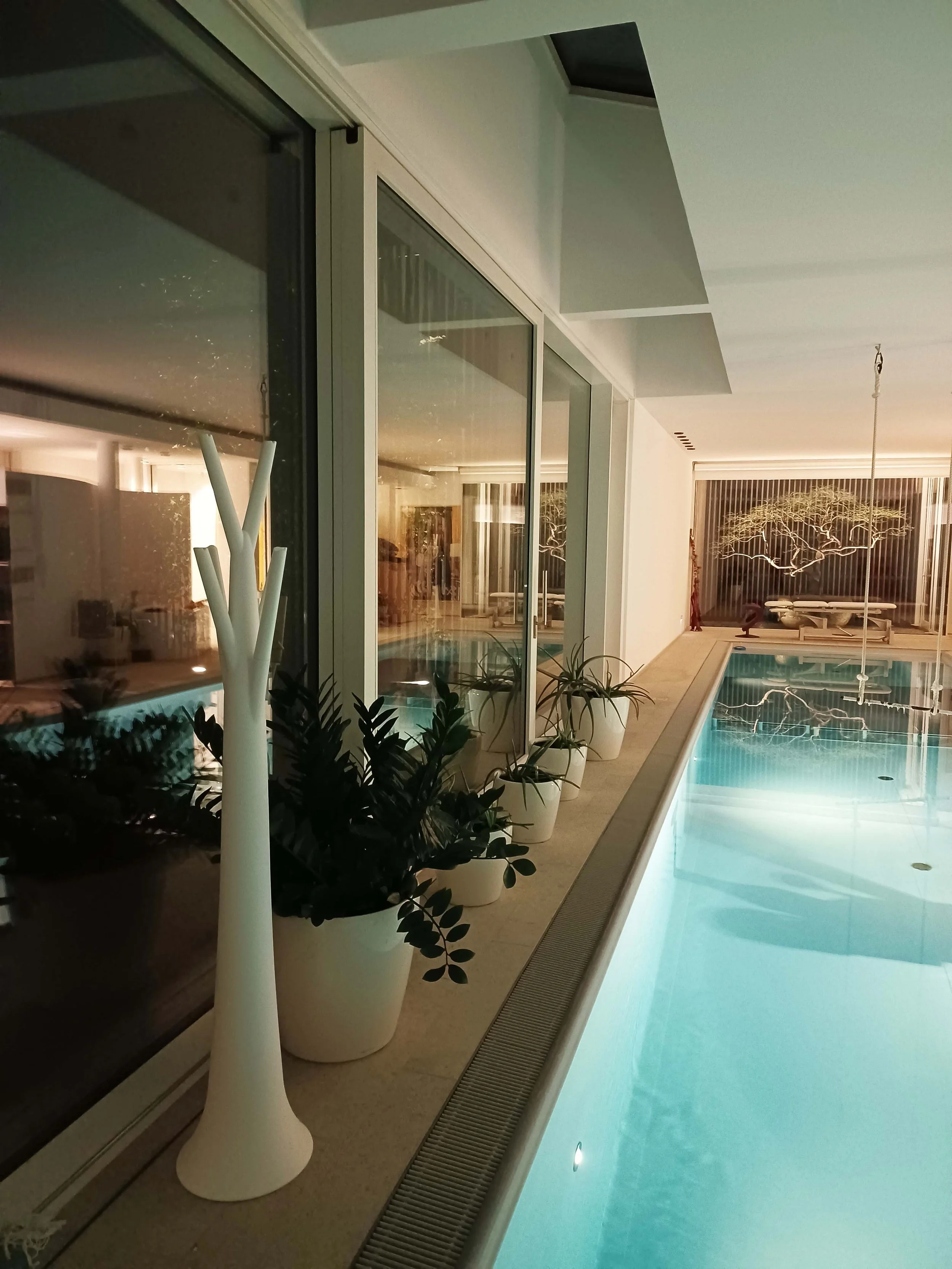 Physiotherapy in swimming pool after surgery