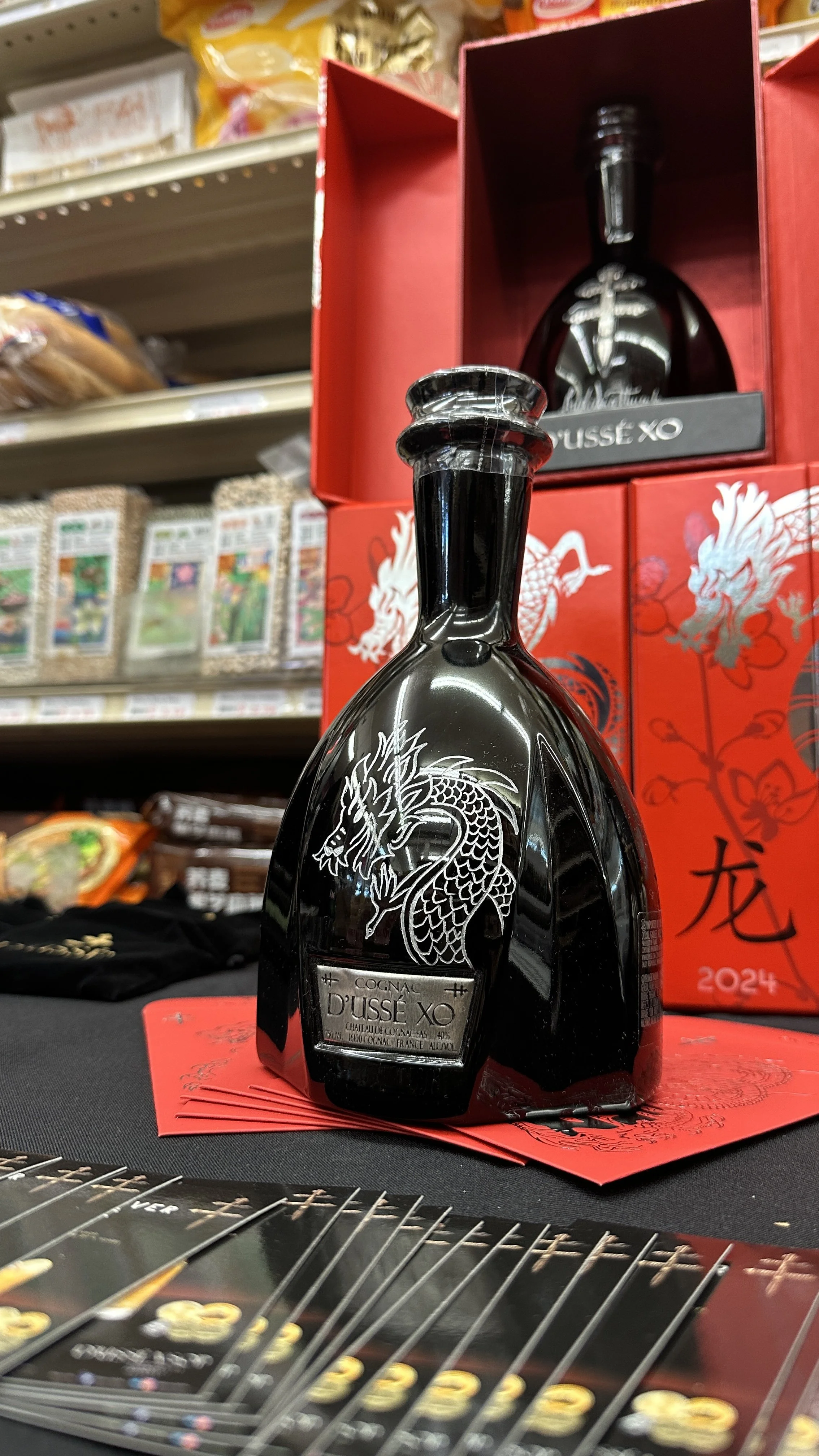 chinese-calligraphy-engraving-hand-etched-wine-liquor-bottle-VIP-gifting-dragon-year-of-dusse-san-francisco-chinatown-bay-area.jpg