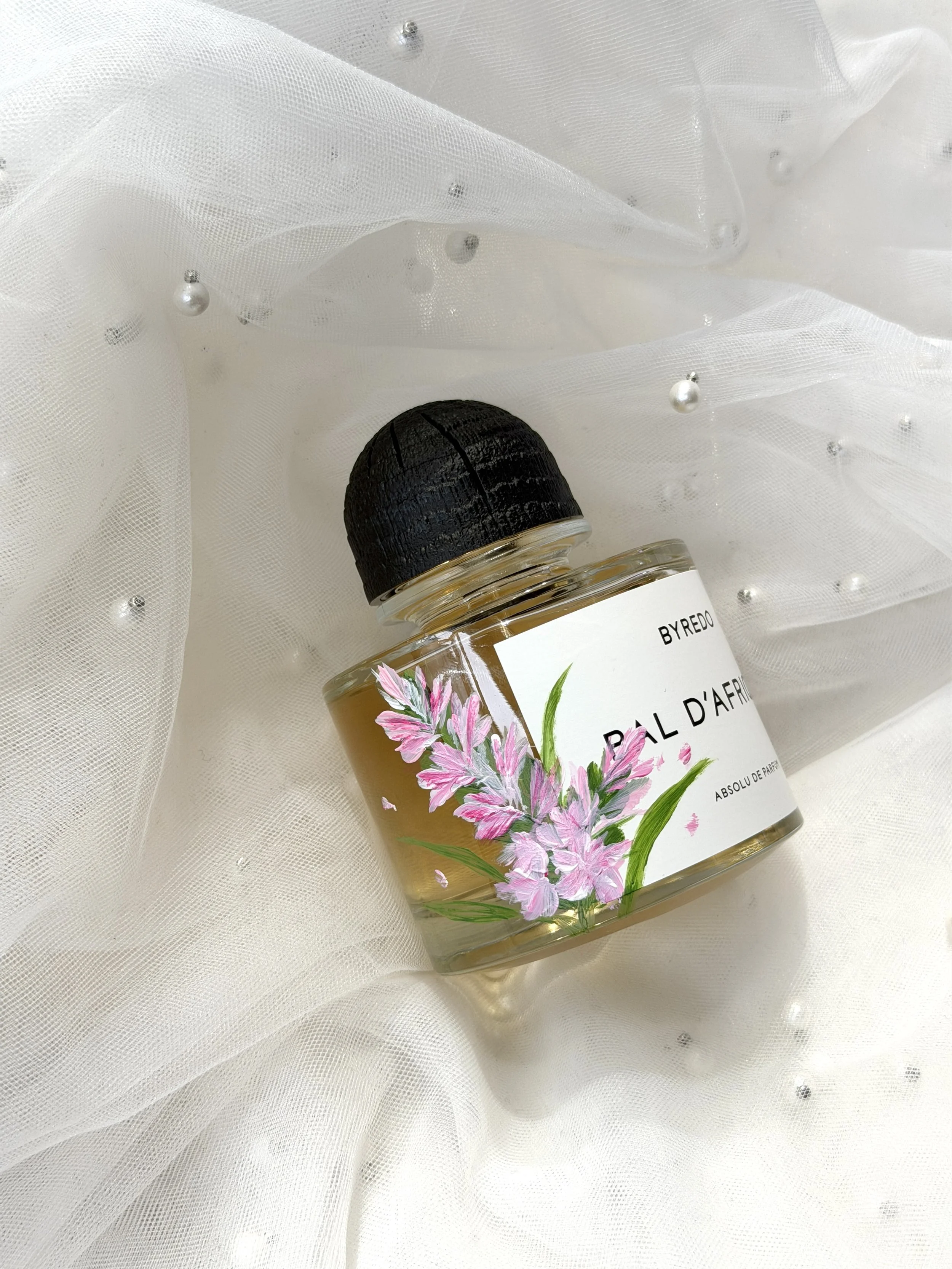 byredo-fragrance-perfume-bal-d-afrique-florals-pink-white-bottle-painting-customized-gift-idea-for-her-mom-girlfriend-wife-sister-westfield-valley-fair-mall-santa-clara-bay-area-live-event-artist.jpg