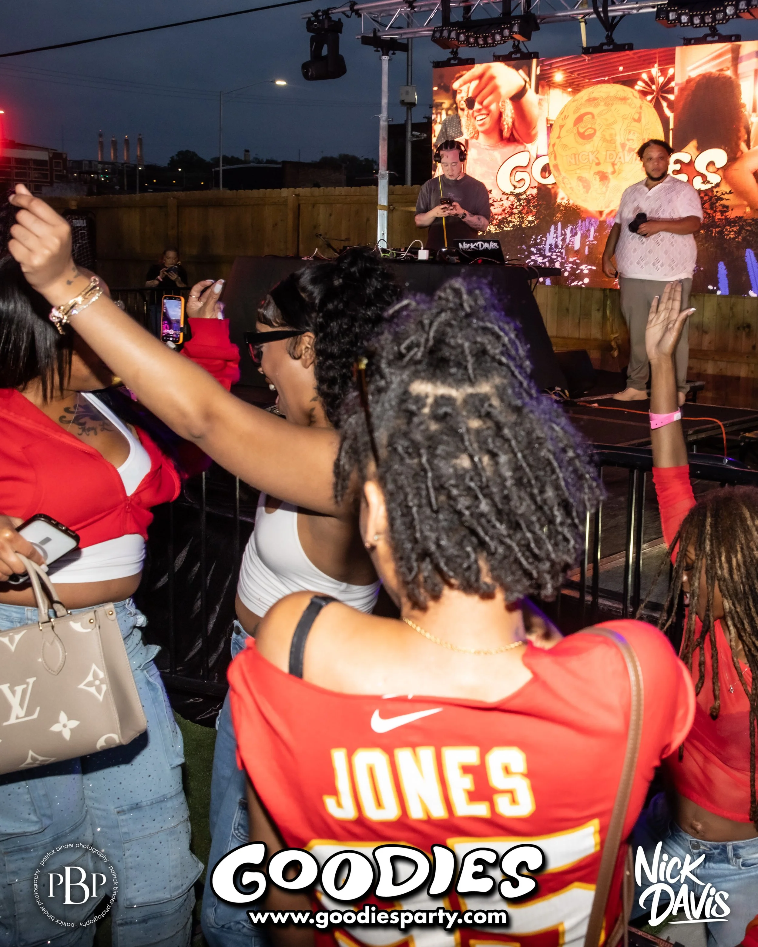 260927-Goodies-Bobby V-3315.jpg