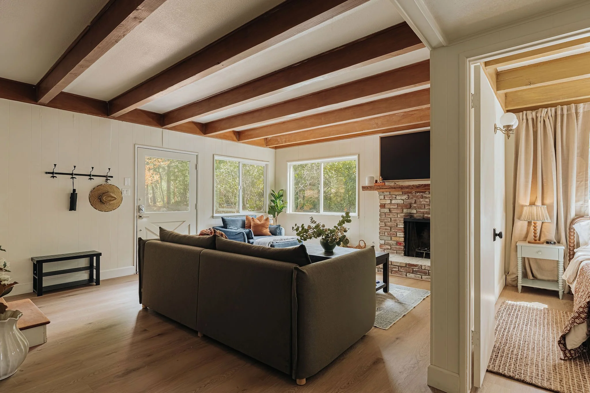 Gianna_Christina_Photo_Golden_Rule_Ln_Lake_Arrowhead_Airbnb--28.jpg