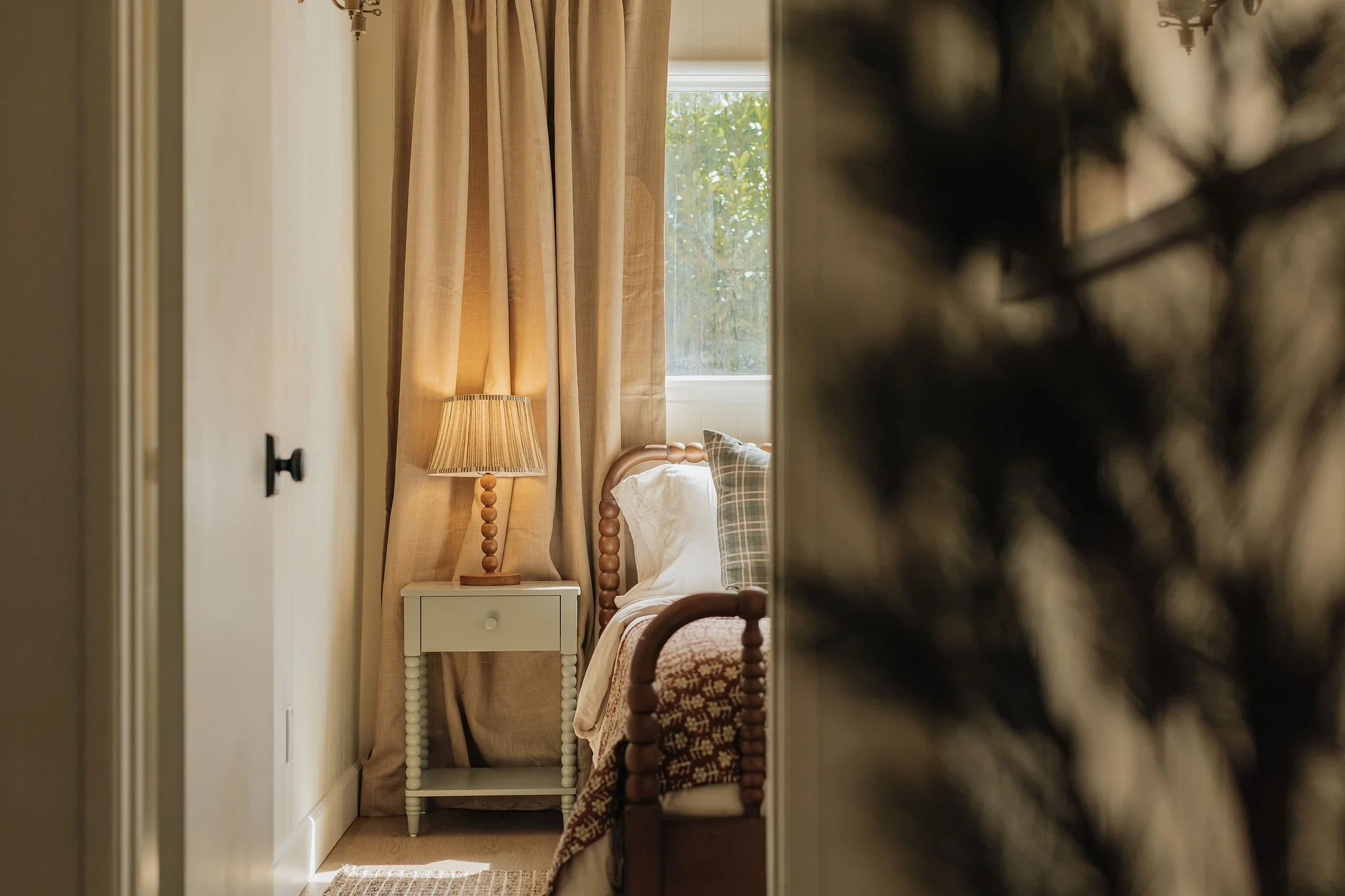 Gianna_Christina_Photo_Golden_Rule_Ln_Lake_Arrowhead_Airbnb-4033-2.jpg