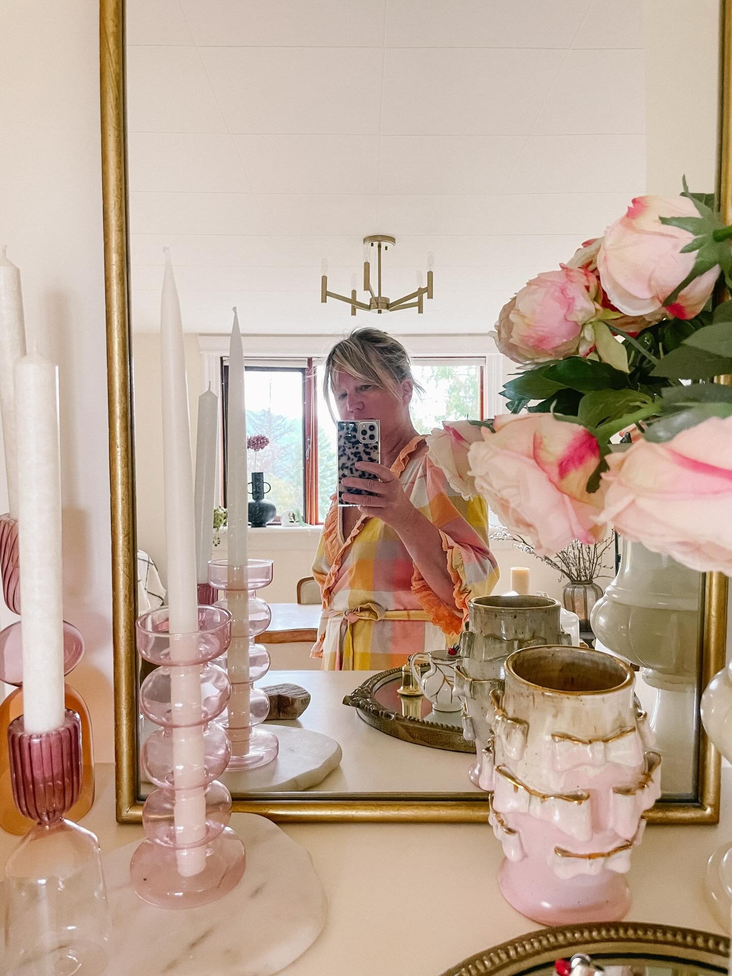 I&rsquo;m quietly quitting success the way I was taught to chase it.

Less strategy.
Less forcing focus.
More listening to my energy, my environment, and what actually supports me.

This came up in my conversation on the Unjaded podcast with Vickie D