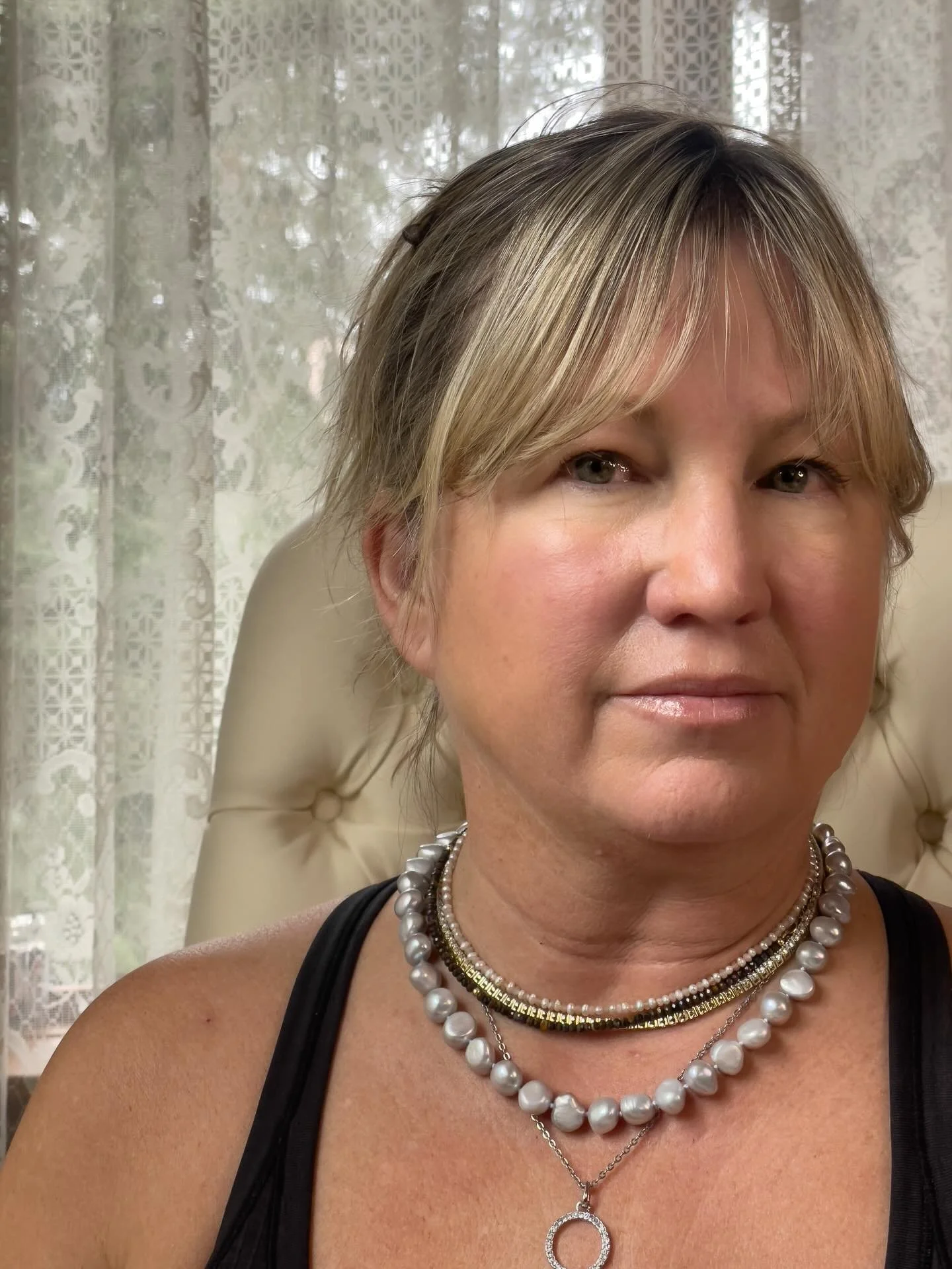 Final thoughts as I count down to 2026

I was setting up for a last-minute podcast interview with @vickie.dickson and caught myself in the camera.
It turned into an unexpected little self-portrait session. (Thanks @thegoldenbrandco )

I look older. I