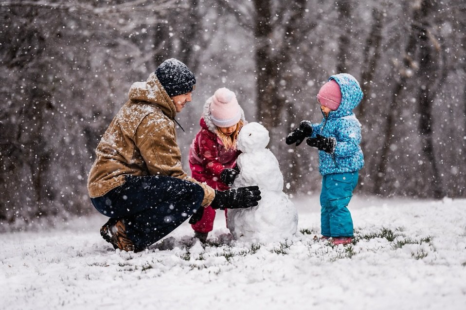 Throwback to some of my favorite snowy photos of my own little family ❄️ Hope everyone is staying safe on this surprise snow day! 

#ctfamilyphotographer #ctmoms #ctkids #connecticutphotographer #snowday