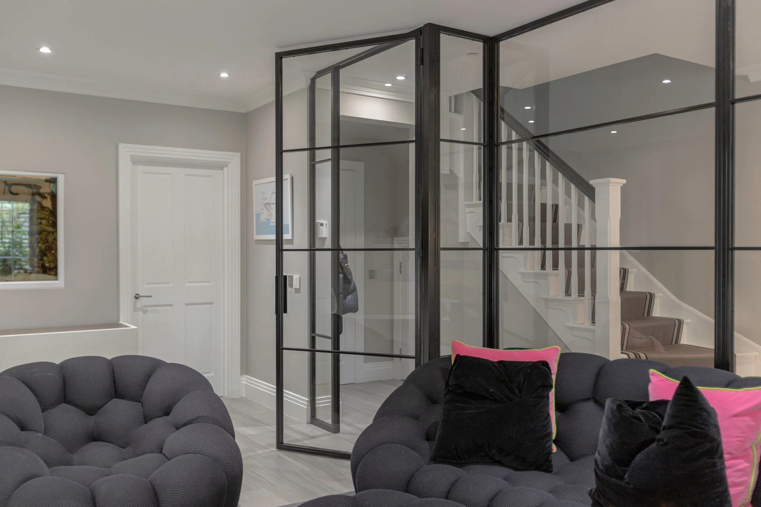 steel-internal-door-angled-screen-configuration.jpeg