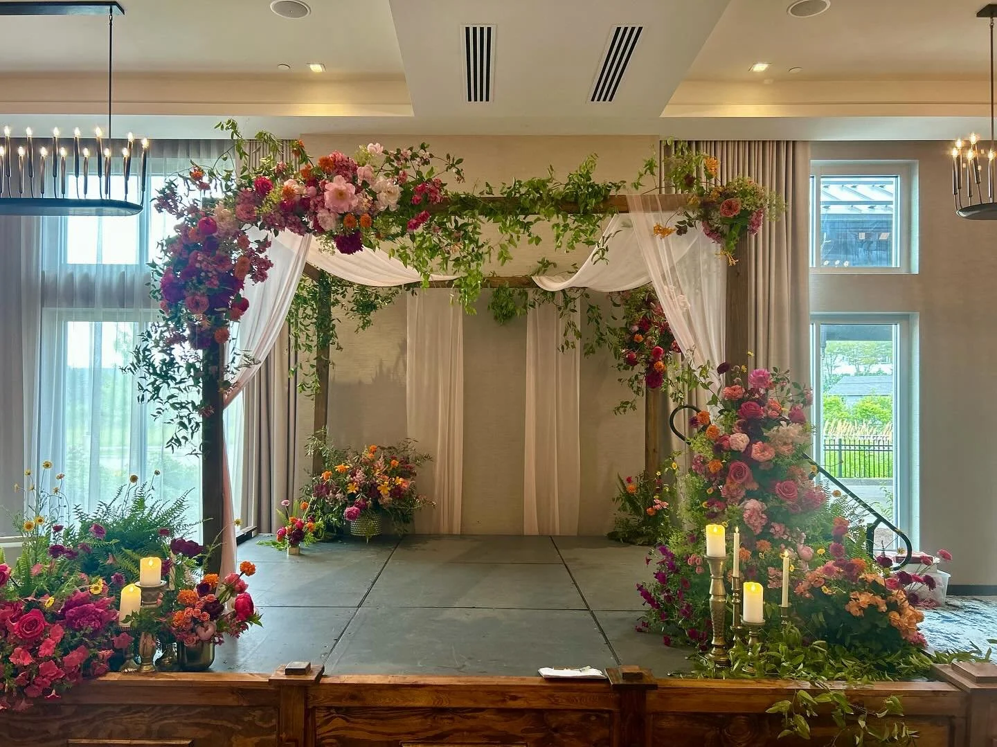 Last weekend we had the absolute pleasure of flowering N&amp;J&rsquo;s wedding in Lebanon, NH.  The garden- inspired mandap for their Hindu wedding ceremony turned out so beautifully, I had a hard time leaving it to go work on the rest of the wedding