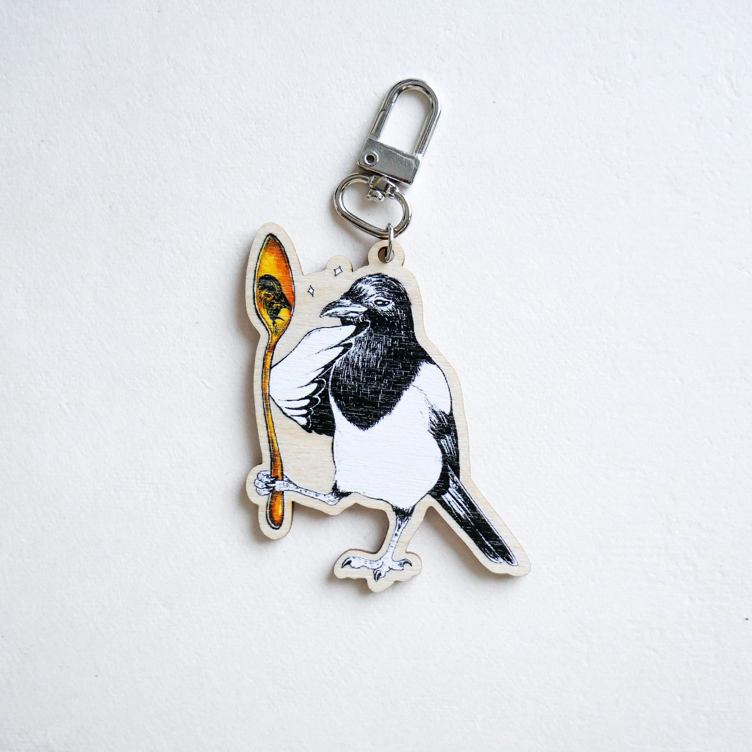 "Magpie's Gaze" charm