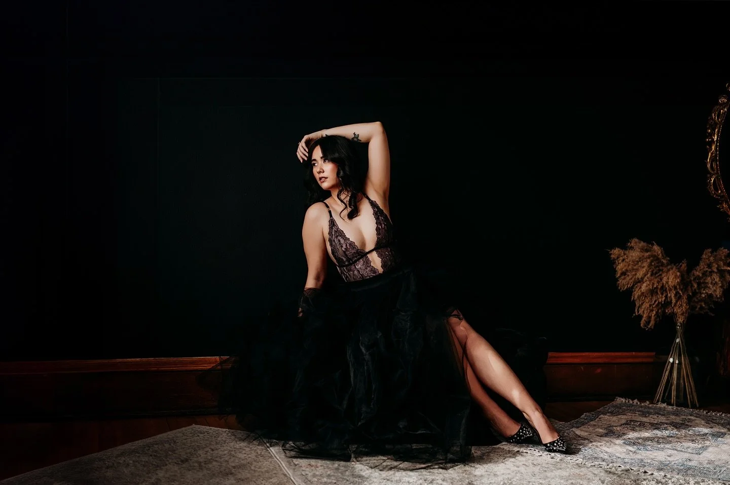 She wasn&rsquo;t hiding the first time she stepped in front of my camera&hellip;

She was already brave.
Already rising.
⠀
But this time&hellip;
it was different.
⠀
This session wasn&rsquo;t just about reclaiming her power &mdash;
it was about celebr
