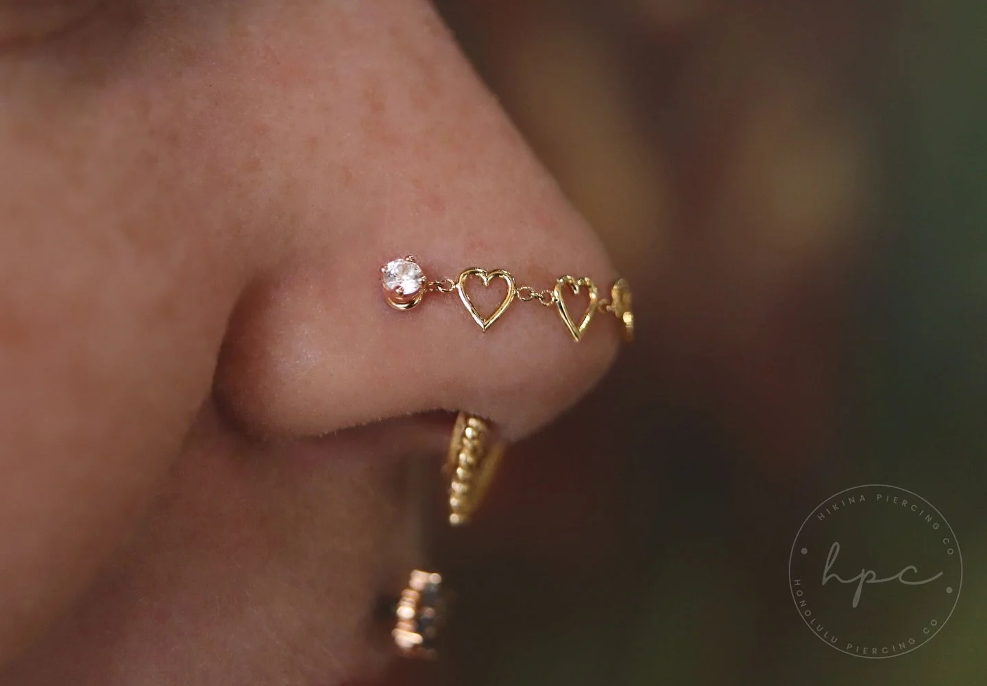 Where your heart on your sleeve or in this case on your nose 🙂&zwj;&harr;️🤍 The String of Hearts from BVLA is gorgeous addition to this alrighty wonderful setup we&rsquo;re so stoked with how things are coming along!