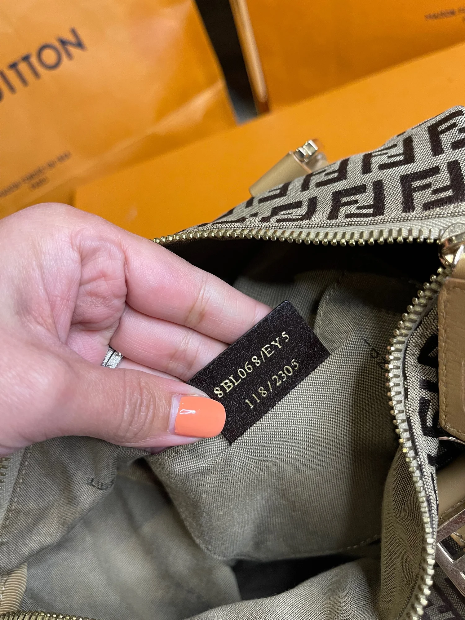 FENDI SIZE 25 — Maria Bagitude