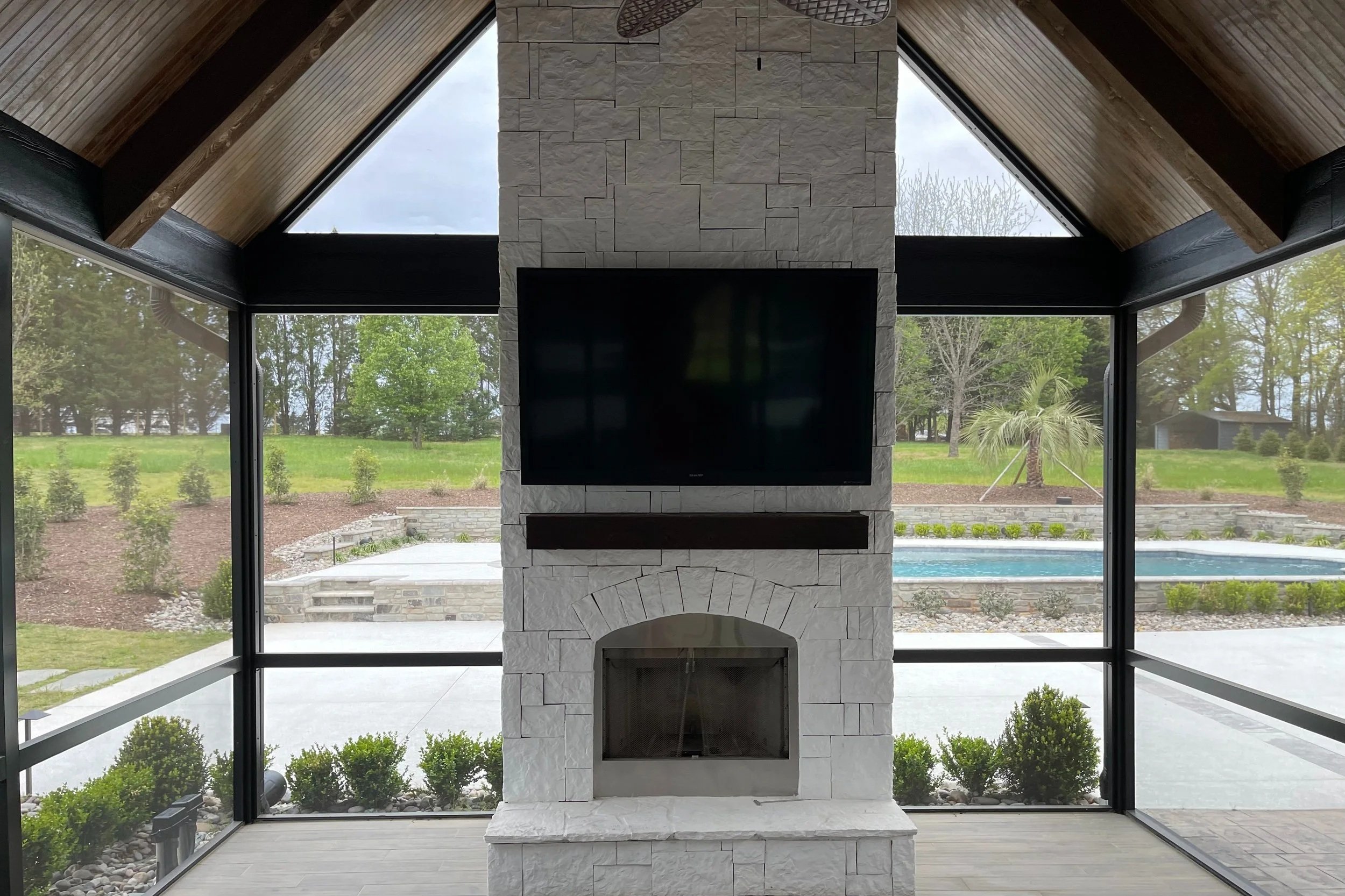 Fixed VS Full Motion TV Mount