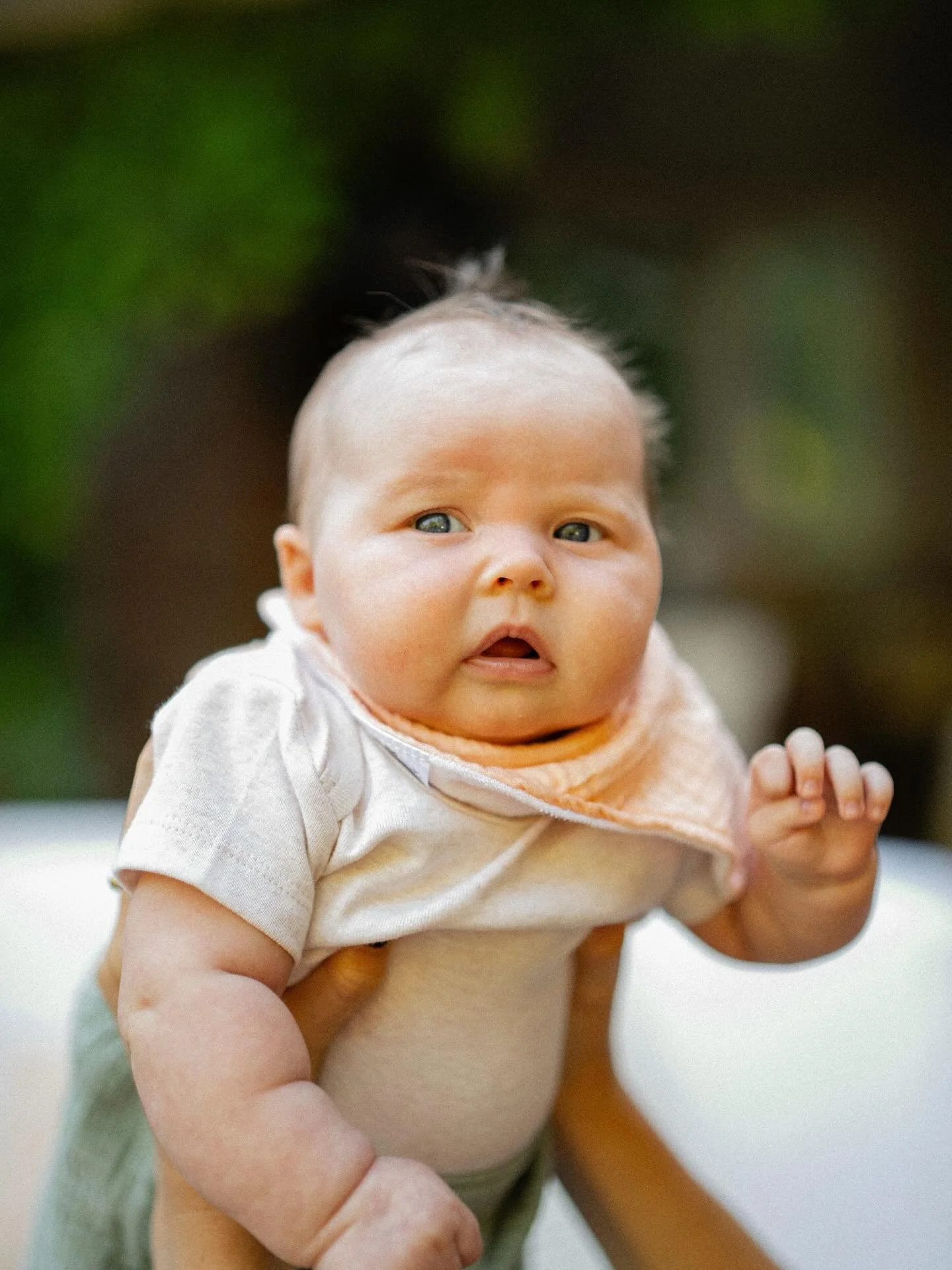 Tiny humans, huge personalities 🍼

The early days are full of excitement, spills, and memories worth holding onto. Capture this chapter before it&rsquo;s gone in a blink. 

Thanks to baby Scout for letting me take these portraits❤️

#NewbornPortrait