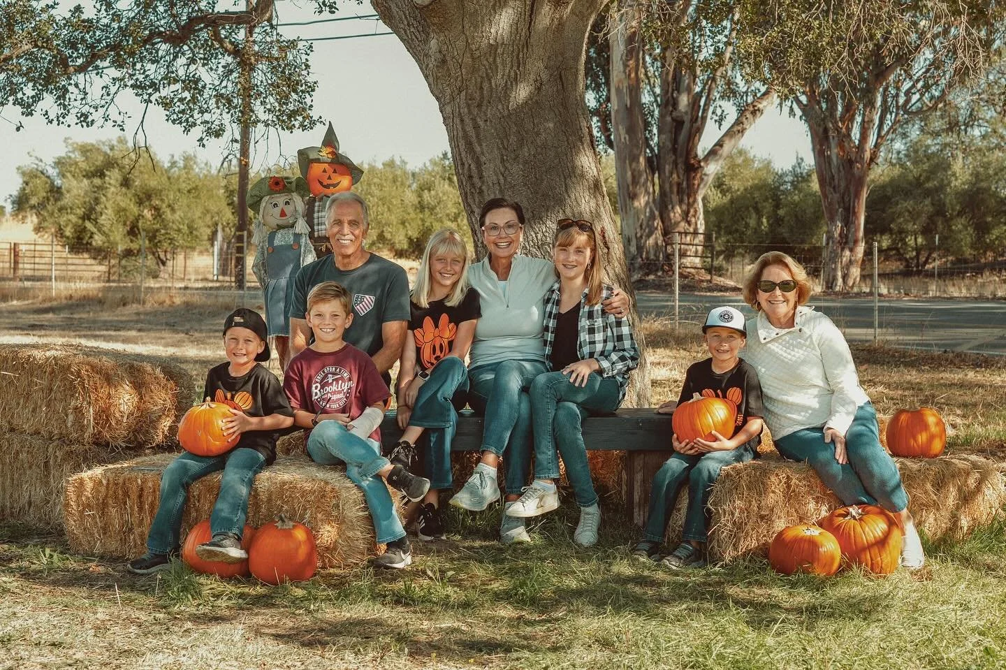 Another pumpkin patch shoot in the books 🍂

Huge shout out to @buywithbarbara for putting on such an amazing event every year. If you are looking to buy a home in the Livermore area, there is no better person to have on your team 🏡

#pumpkin #fall 