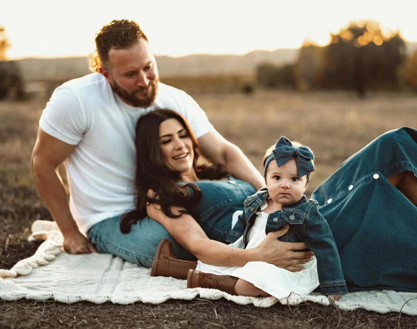 Some of my favorite shots from a month packed with family portraits 📸🍂

Family sessions are still available at the link in bio. Holiday card special is live and filling in fast. DM for more info!