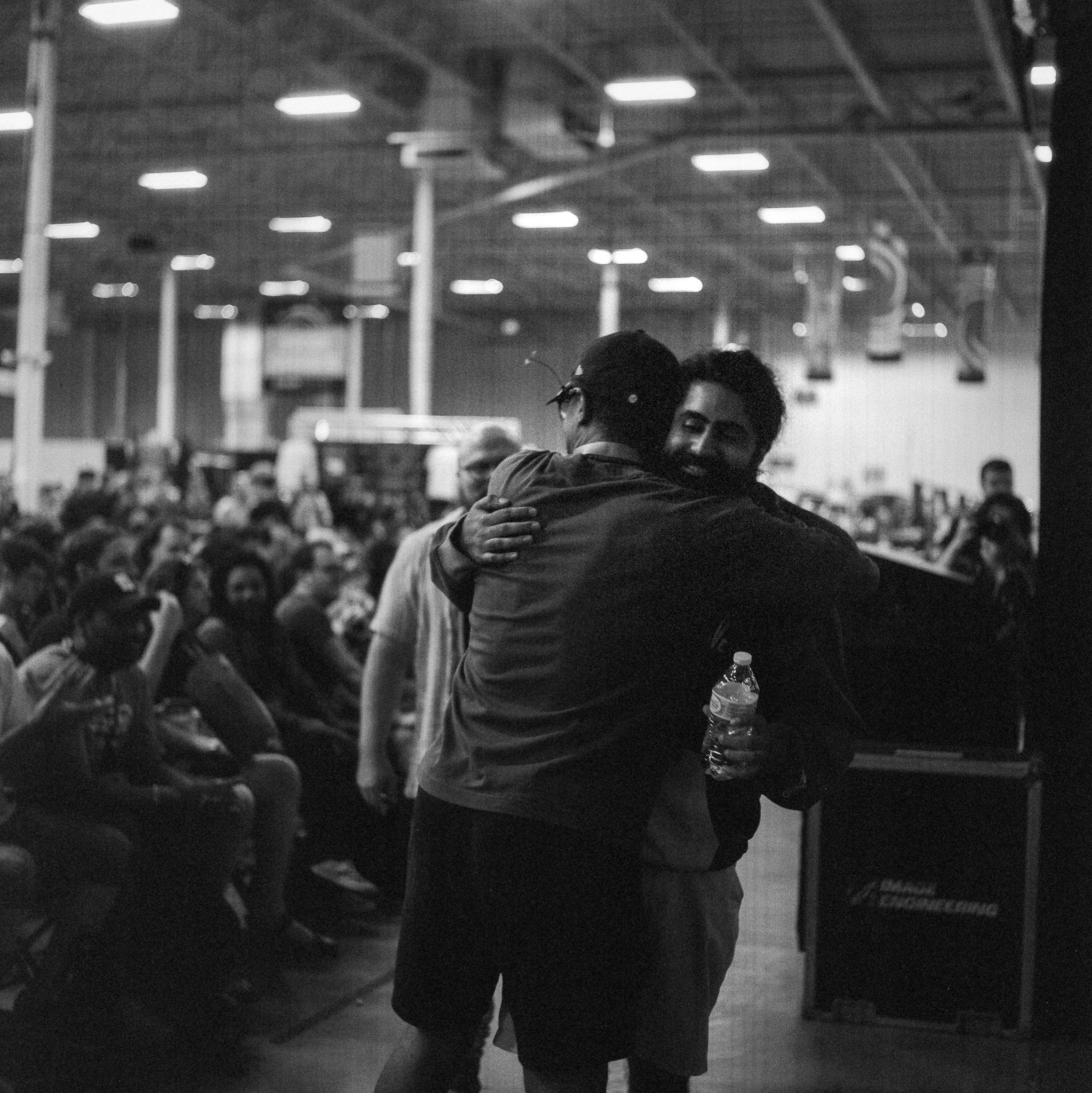Junebug hugs fellow DK player NJzFinest