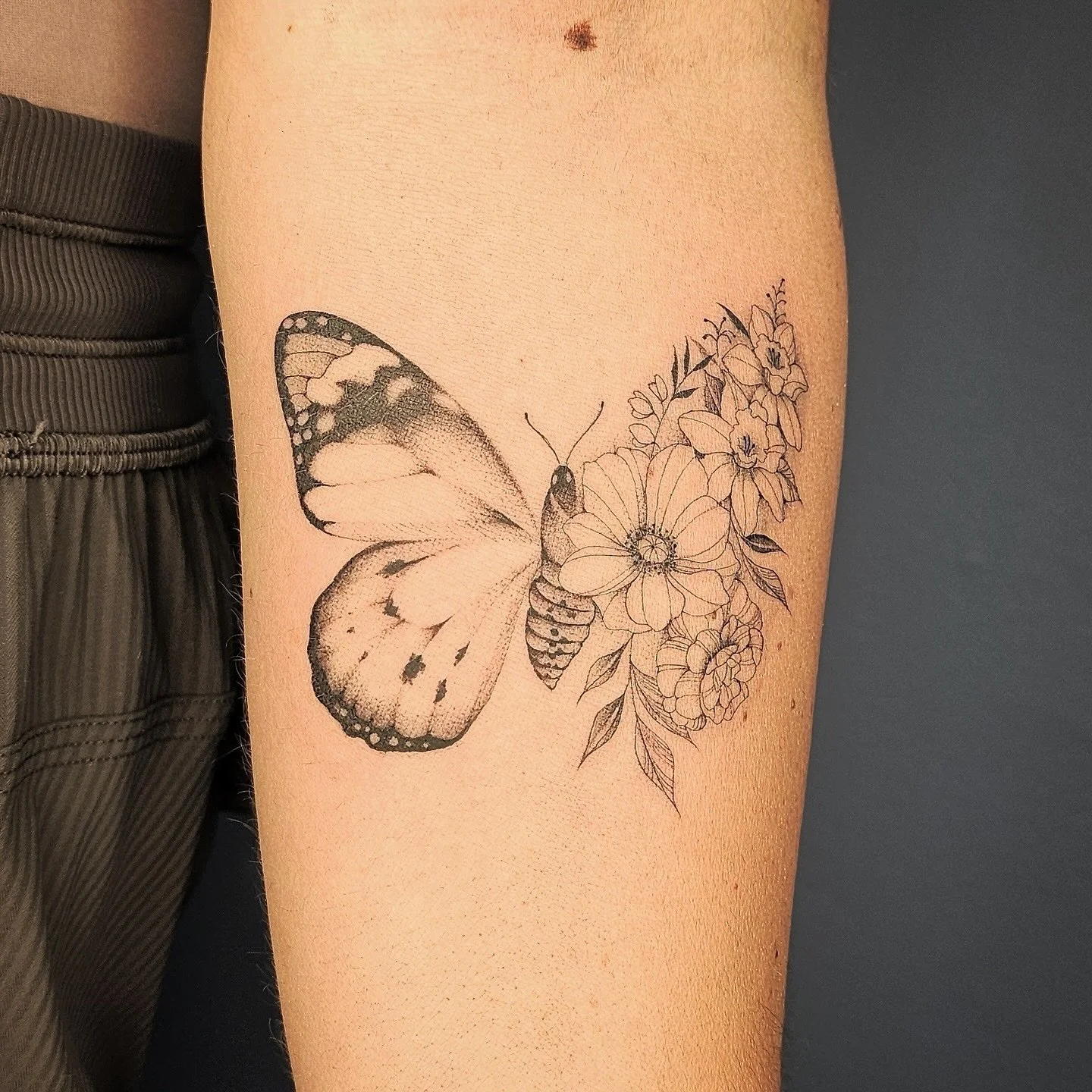 -
🦋💐▫️▪️OWEN ▪️▫️
@tattooer_owen
@kmp1515

Thank you Kelsy 🥰
-
✔️DM welcome
🖤 lazybonestattoo.com for booking
(Closed on Wed&amp;Thur)