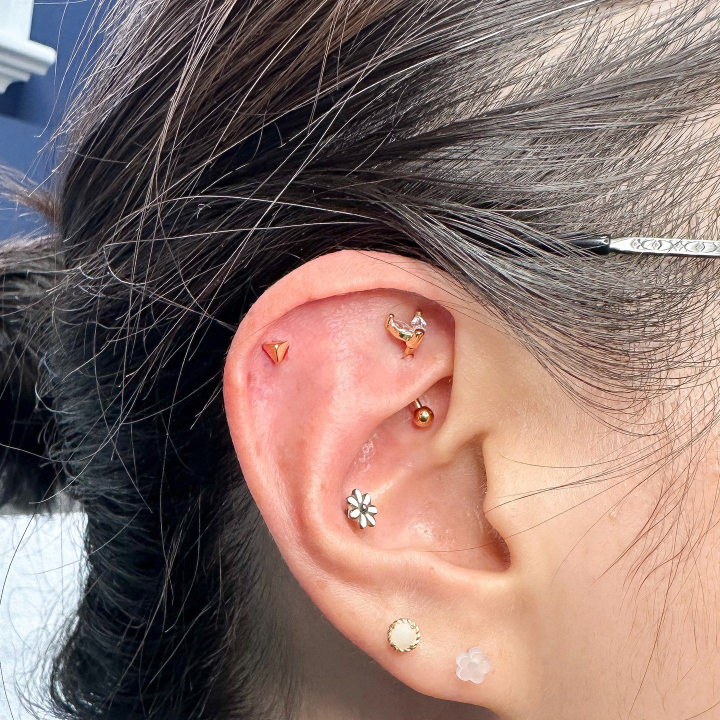 [PIERCING] Rook &amp; Helix Piercings

Walk-in &amp; Appointment welcome✨
@lazybones_piercing
-
✔️booking: lazybonestattoo.com
✔️DM welcome
📱780-566-0038
📧lazybones0926@gmail.com

#edmontonpiercing#yegpiercing#whyteavepier
cing#piercing#earpiercing