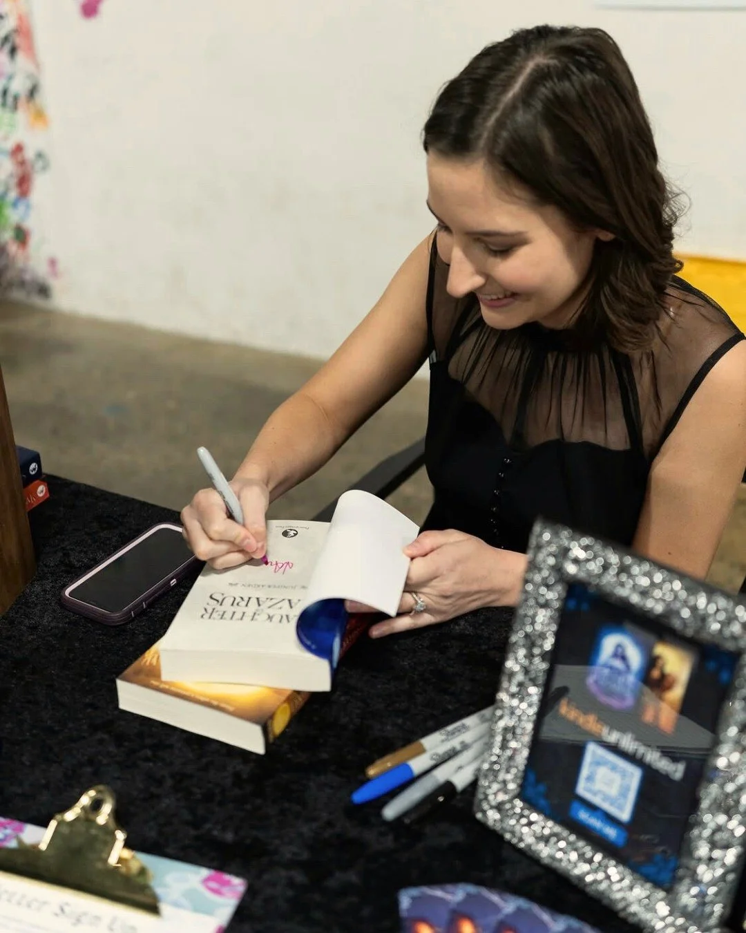 My last signing of the year (@the_plot_twist_co hosted by @velumfermentation), and it was one for the books! 😉 Yes, pun absolutely intended.

This event was INSANE&mdash;close to 40 authors and bookish vendors, plus the awesome VIP bags filled with 