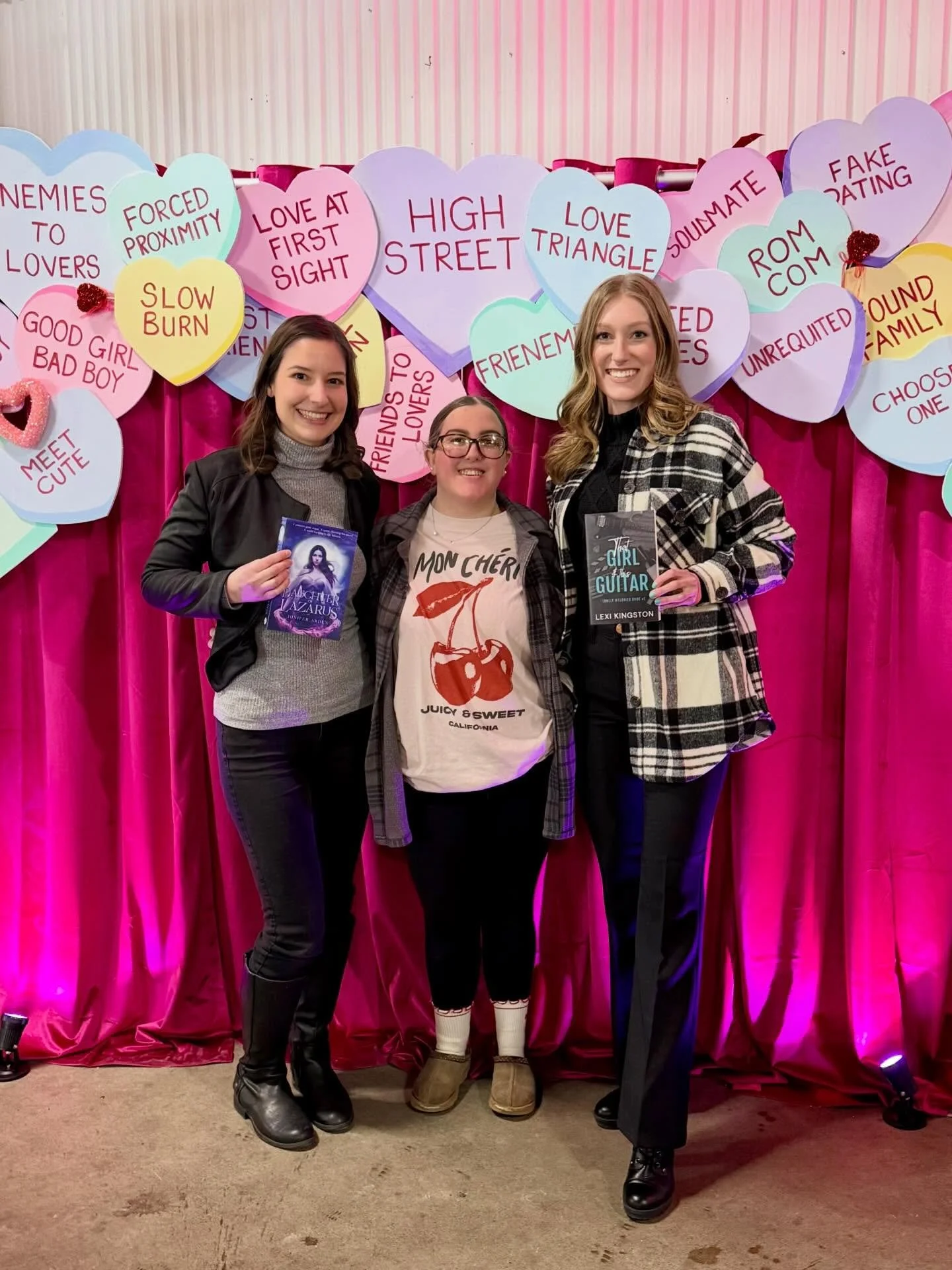 An unforgettable turnout at last Saturday's Plot Twist at @velumfermentation! So grateful for the countless readers who showed up, as well as getting to chat with fellow indie authors Lexi Kingston and Morgan Leigh! 🫶💕 Mark your calendars for the n